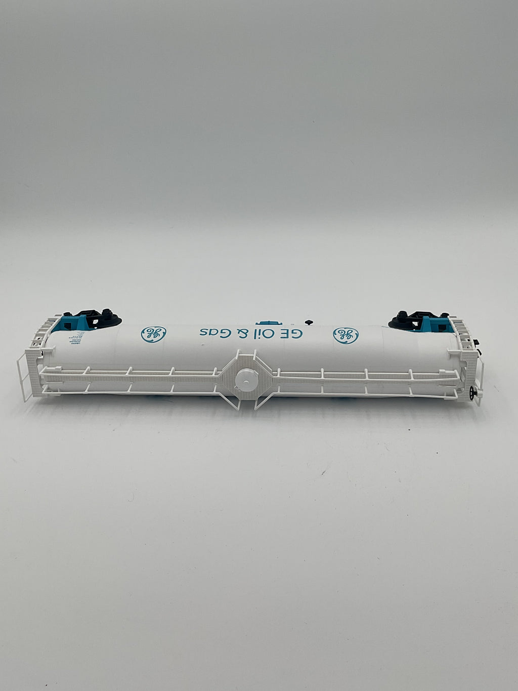 MTH 30-73529 G.E. Oil and Gas 33K Gallon Tank Car