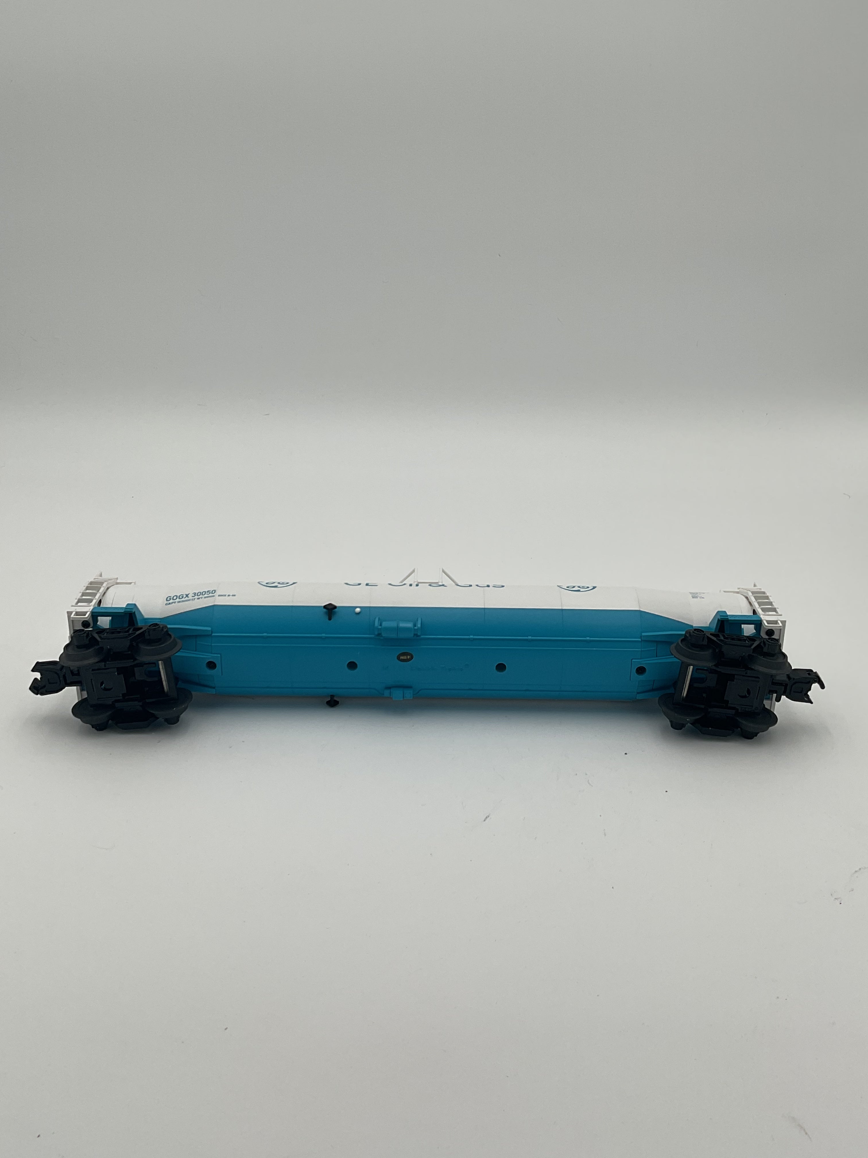 MTH 30-73529 G.E. Oil and Gas 33K Gallon Tank Car