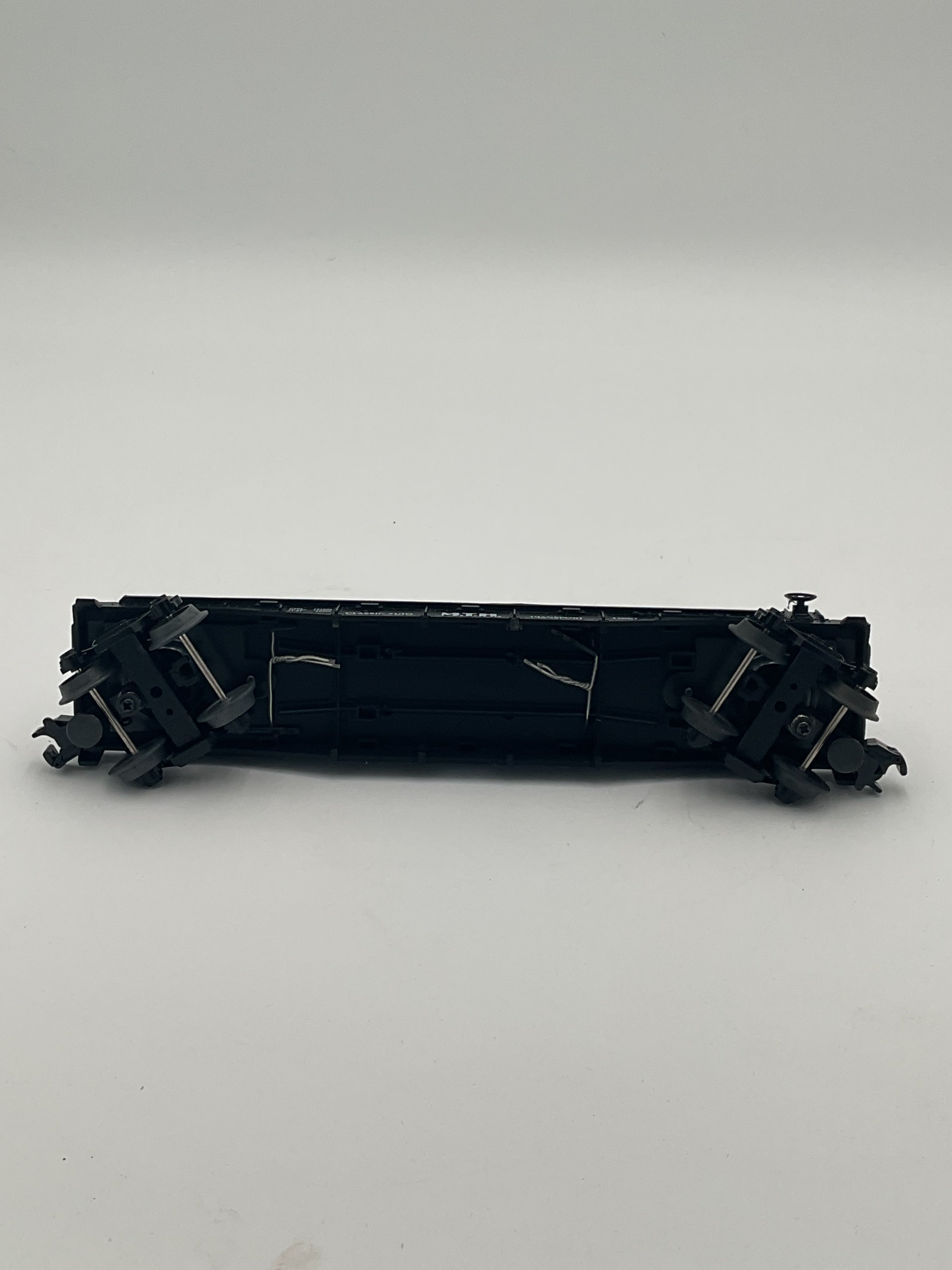 MTH 30-7671 MTH Transport Flat Car w/ Ertl ‘30 1/2 Ton Panel Van