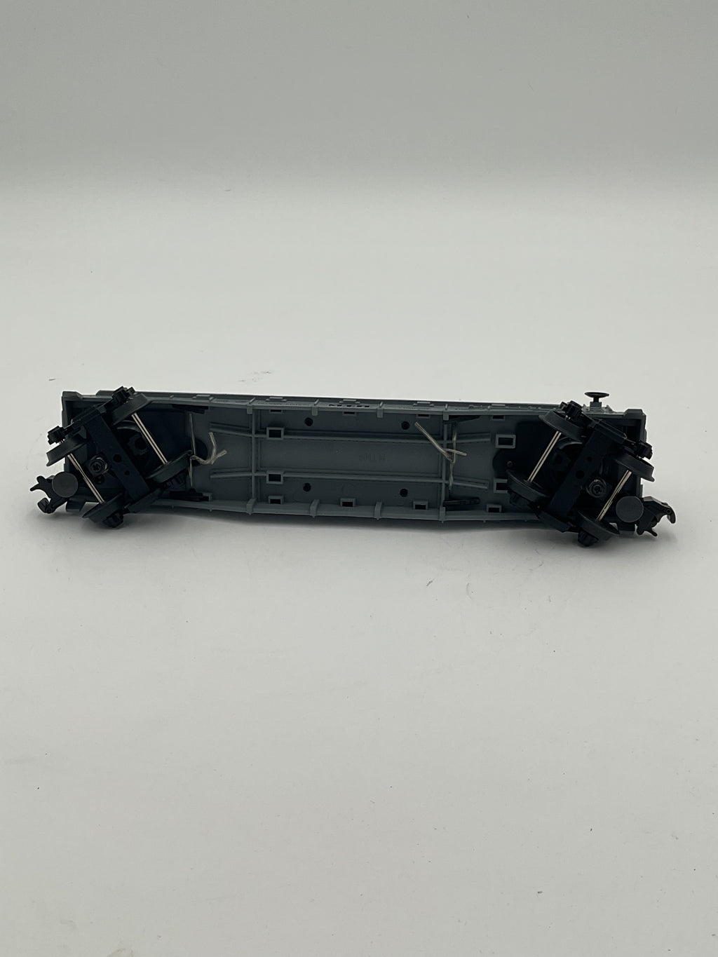 MTH 30-7647 MTH Auto Transport Flatcar w/ Ertl ‘50 Panel Trucks
