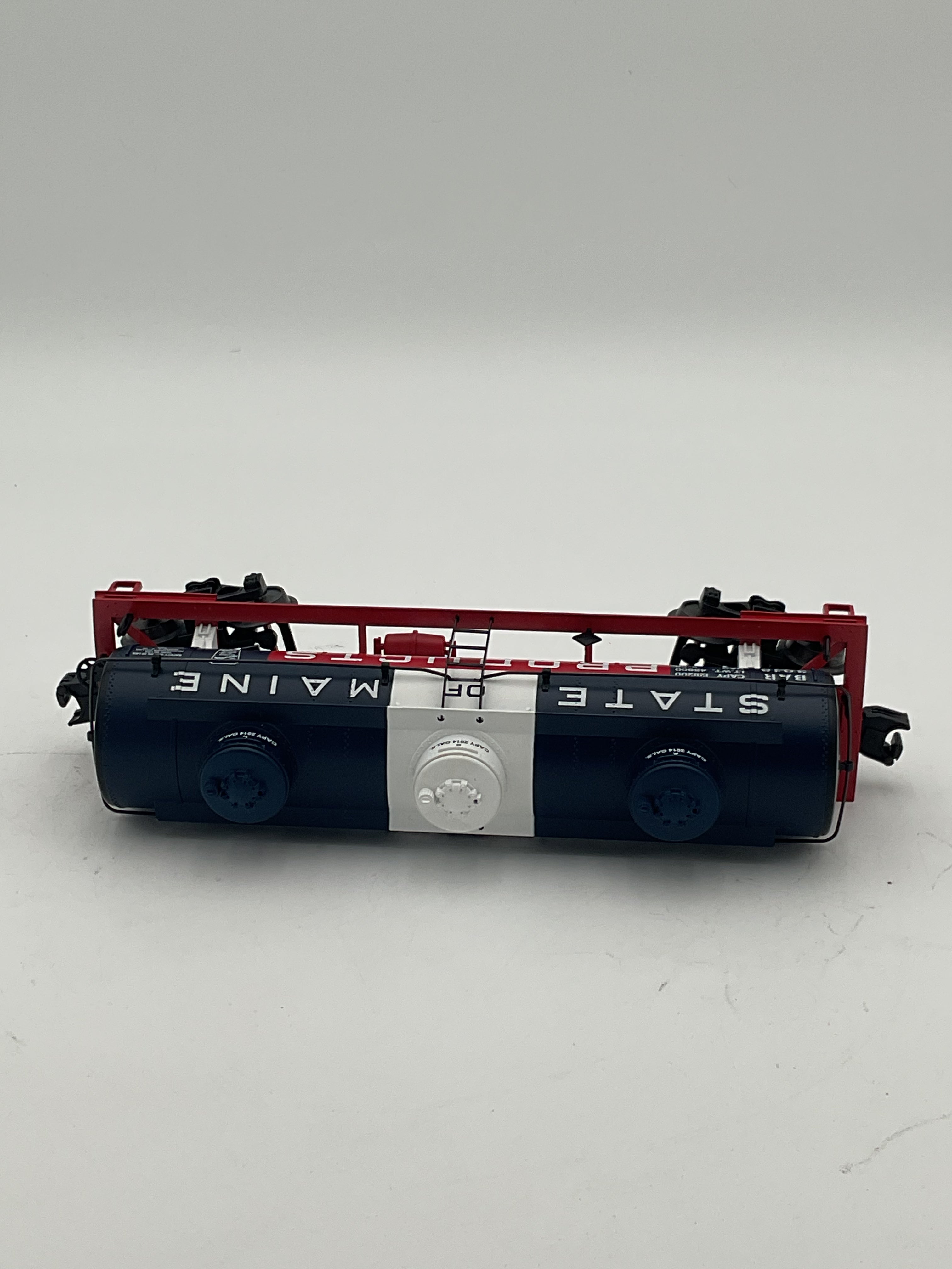 MTH 30-73384 State of Maine 3-Dome Tank Car