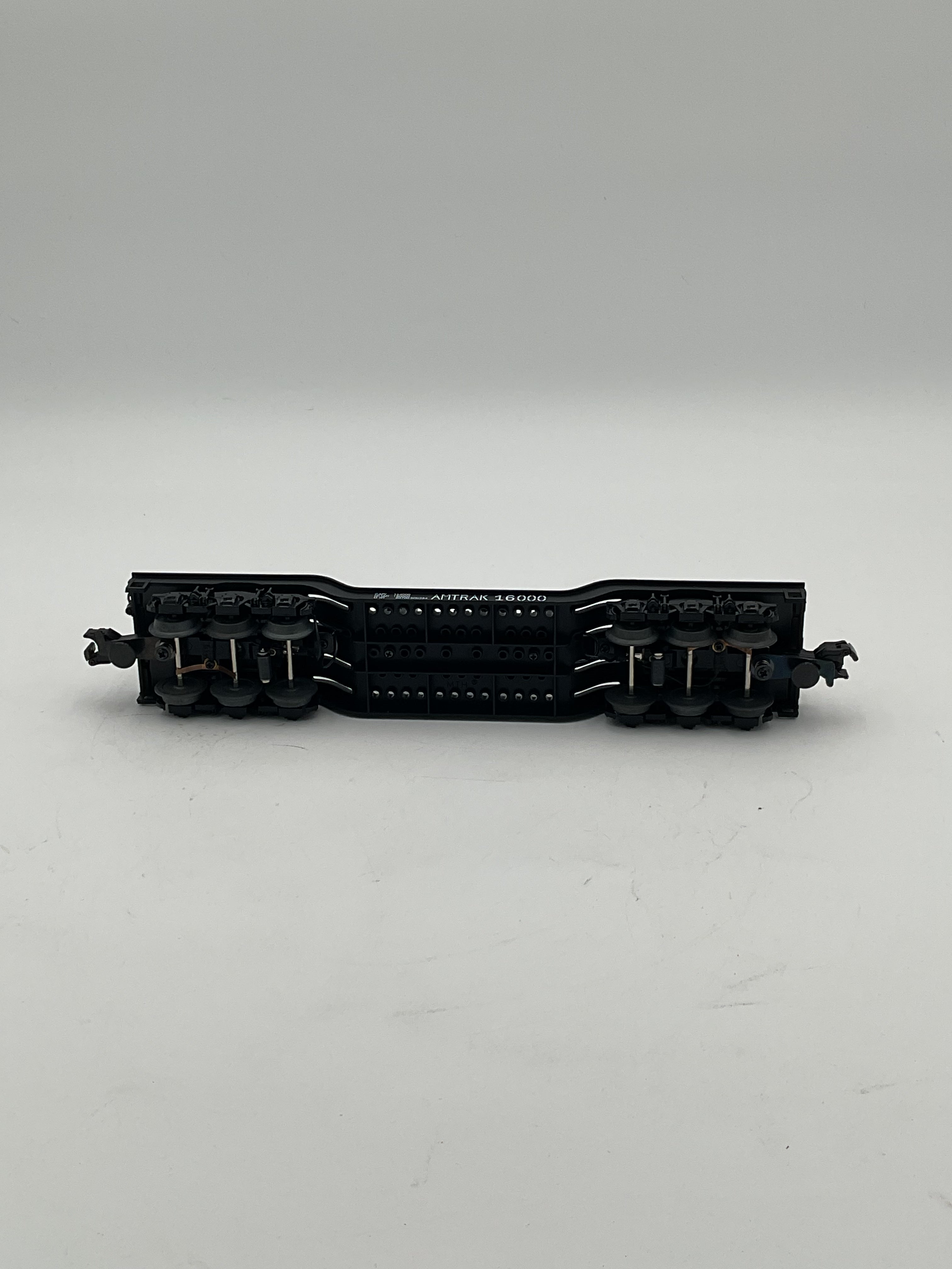 MTH 30-7927 Amtrak Operating Depressed Flat w/ Searchlight