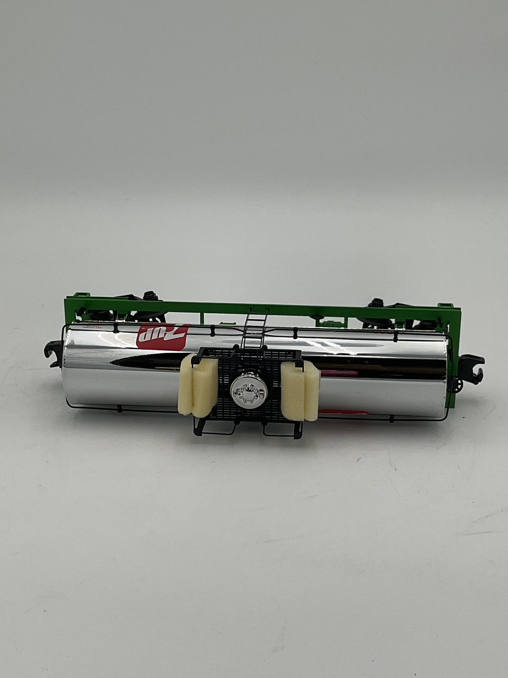MTH 30-73269 7UP Tank Car