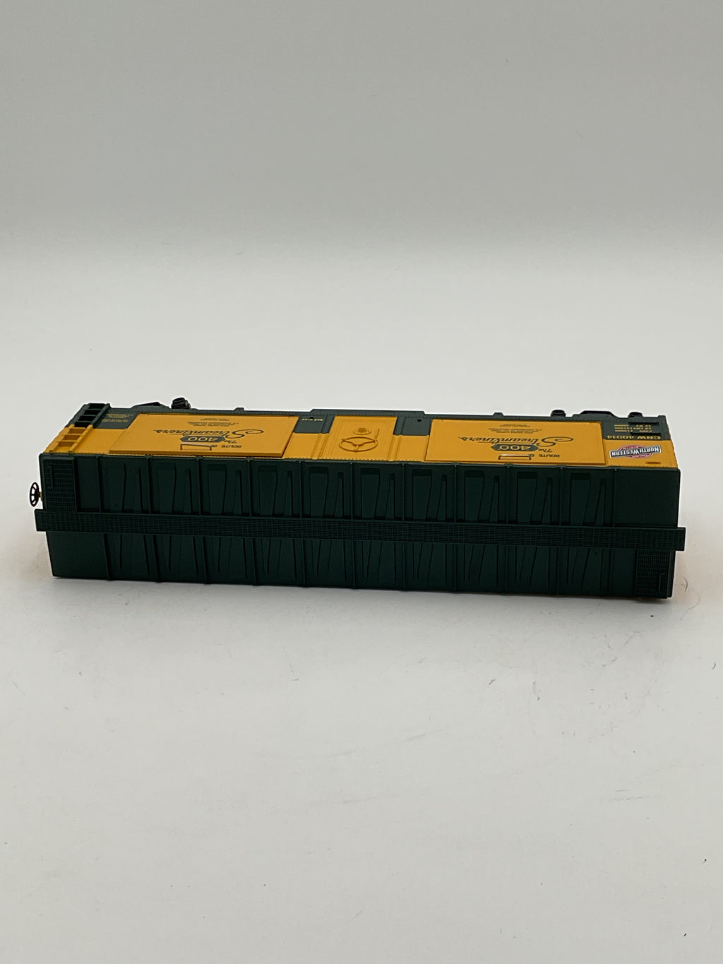 MTH 30-74766 Chicago & Northwestern 40’ Window Mint Box Car w/ Gold