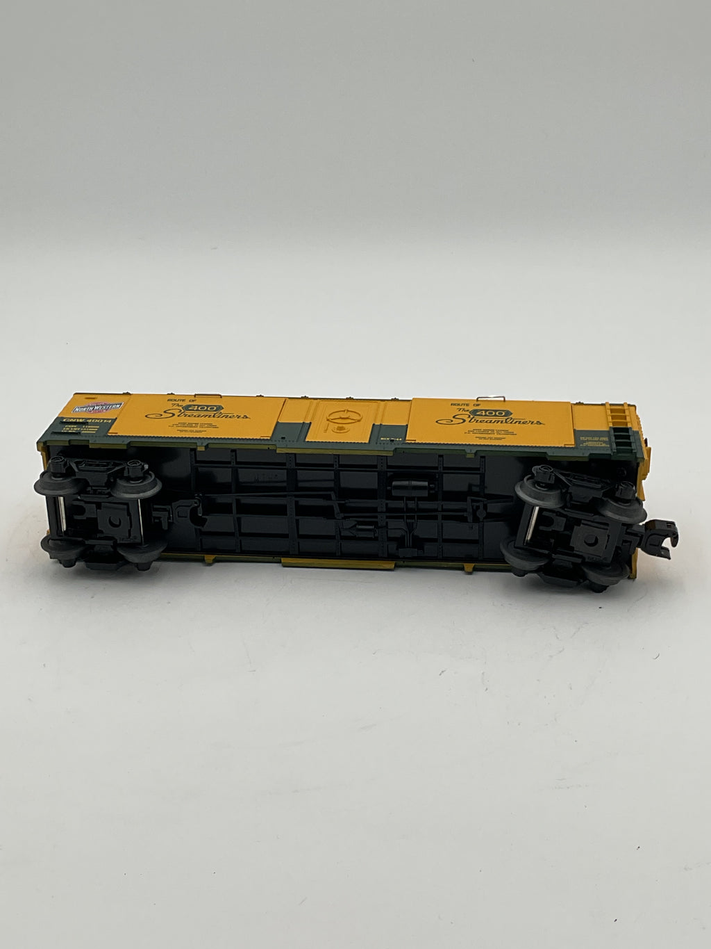 MTH 30-74766 Chicago & Northwestern 40’ Window Mint Box Car w/ Gold