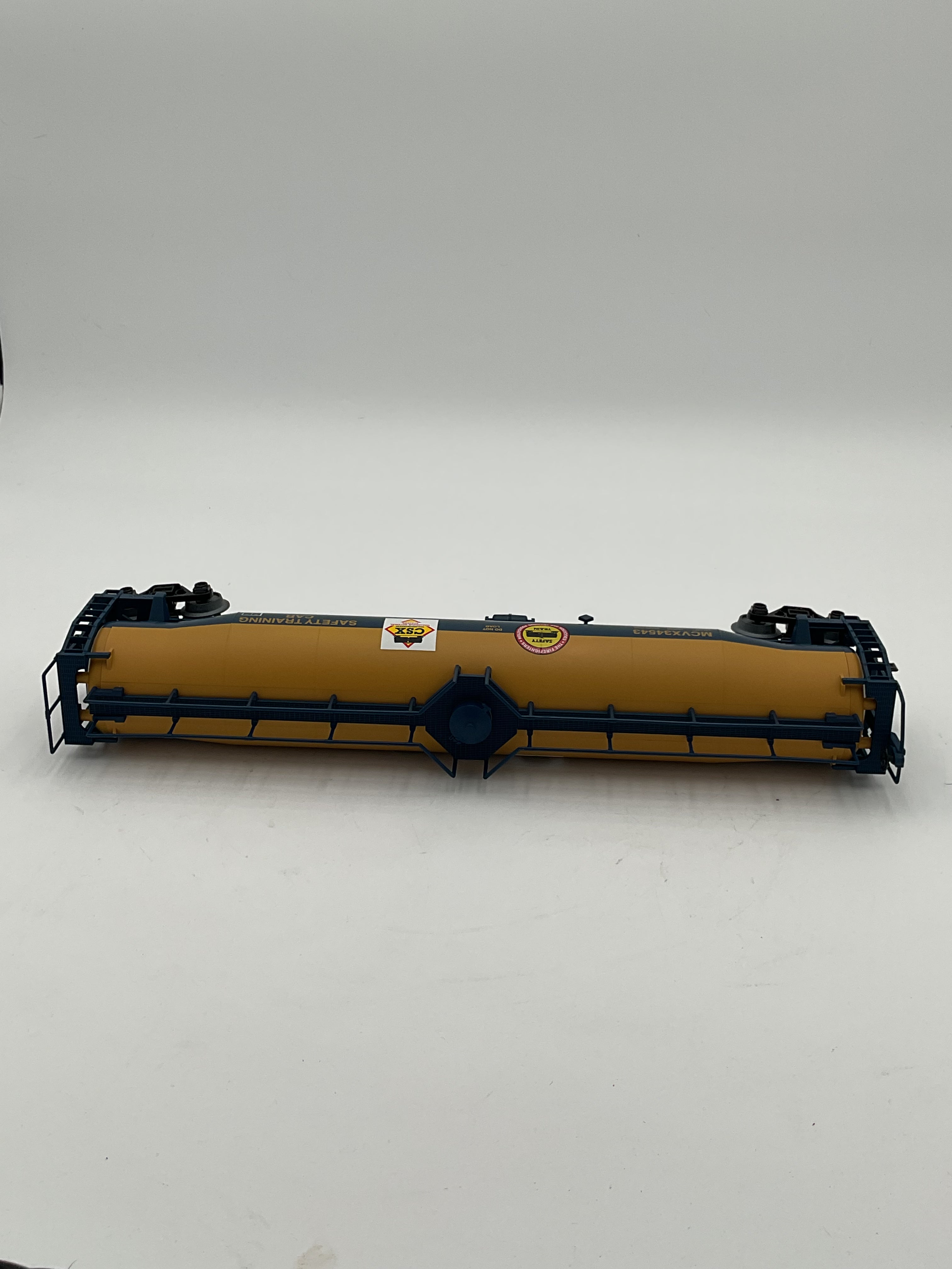 MTH 30-73451 CSX 33K Gallon Tank Car