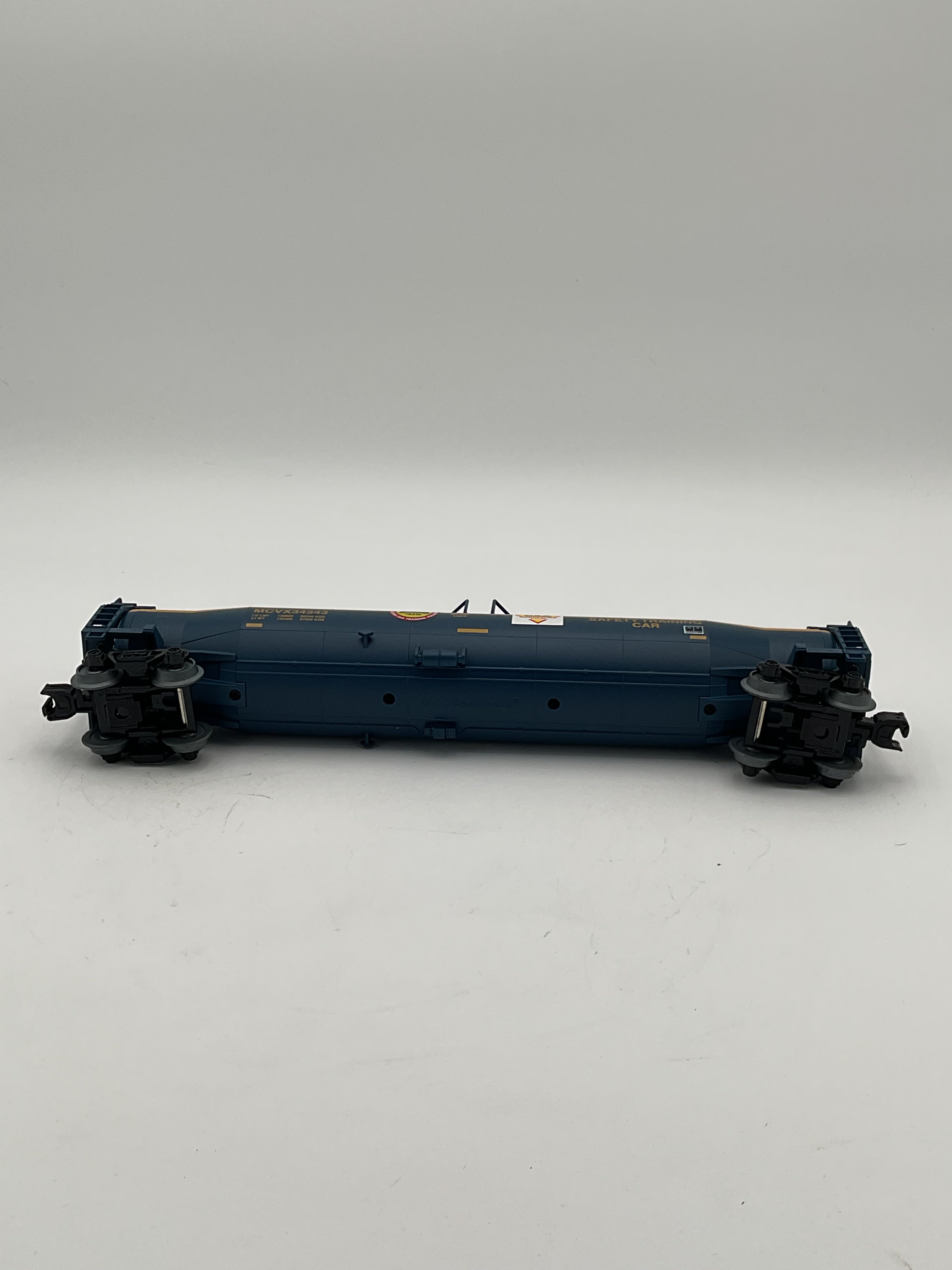 MTH 30-73451 CSX 33K Gallon Tank Car