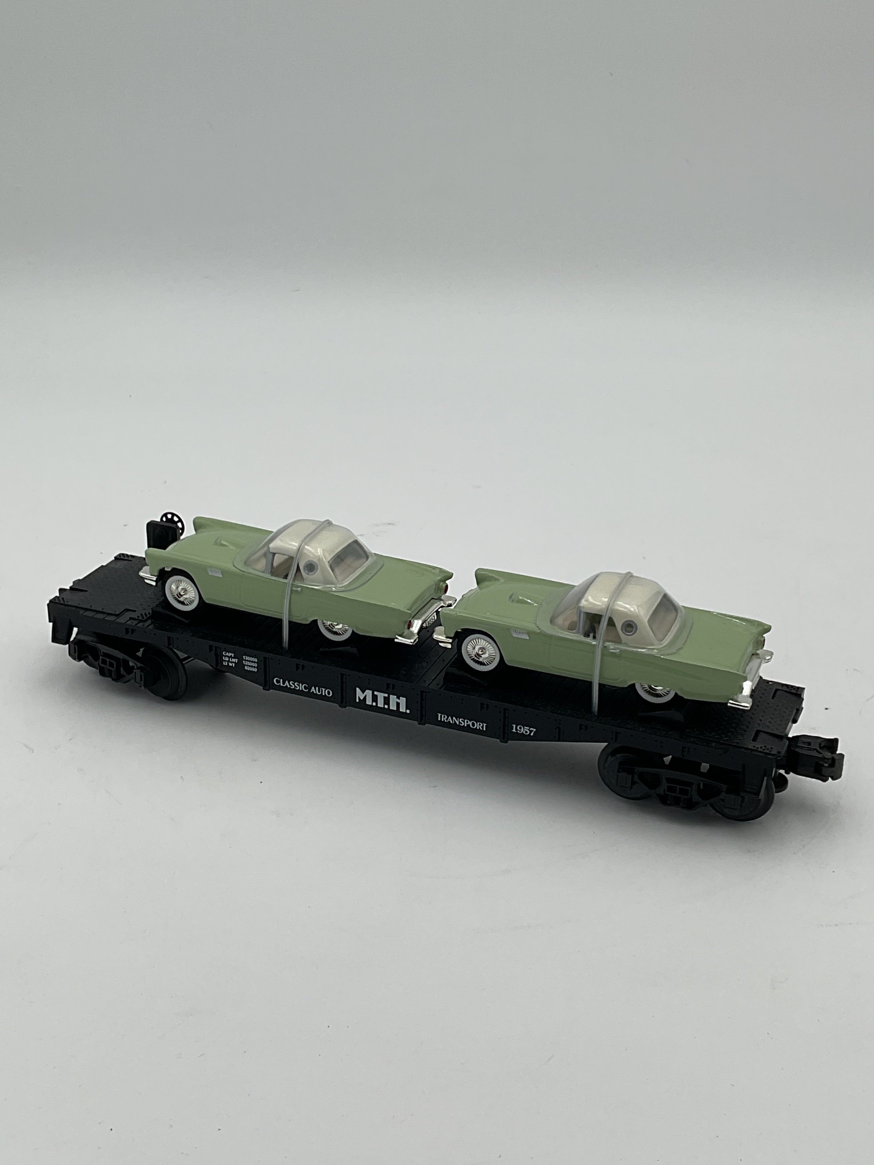 MTH 30-7613 MTH Auto Transport Flat Car w/ T’Birds
