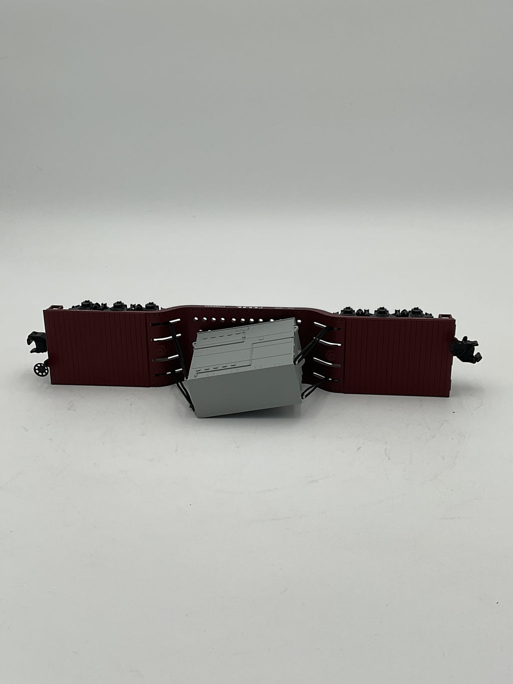 MTH 30-7612 MTH Construction Depressed Flatcar w/ Transformer