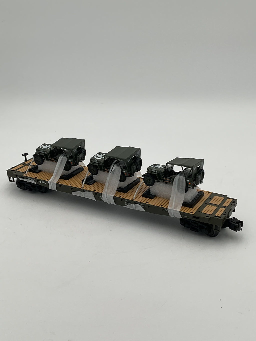 MTH 20-92356E U.S. Army Flat Car w/ (3) Willy’s Transport Vehicles