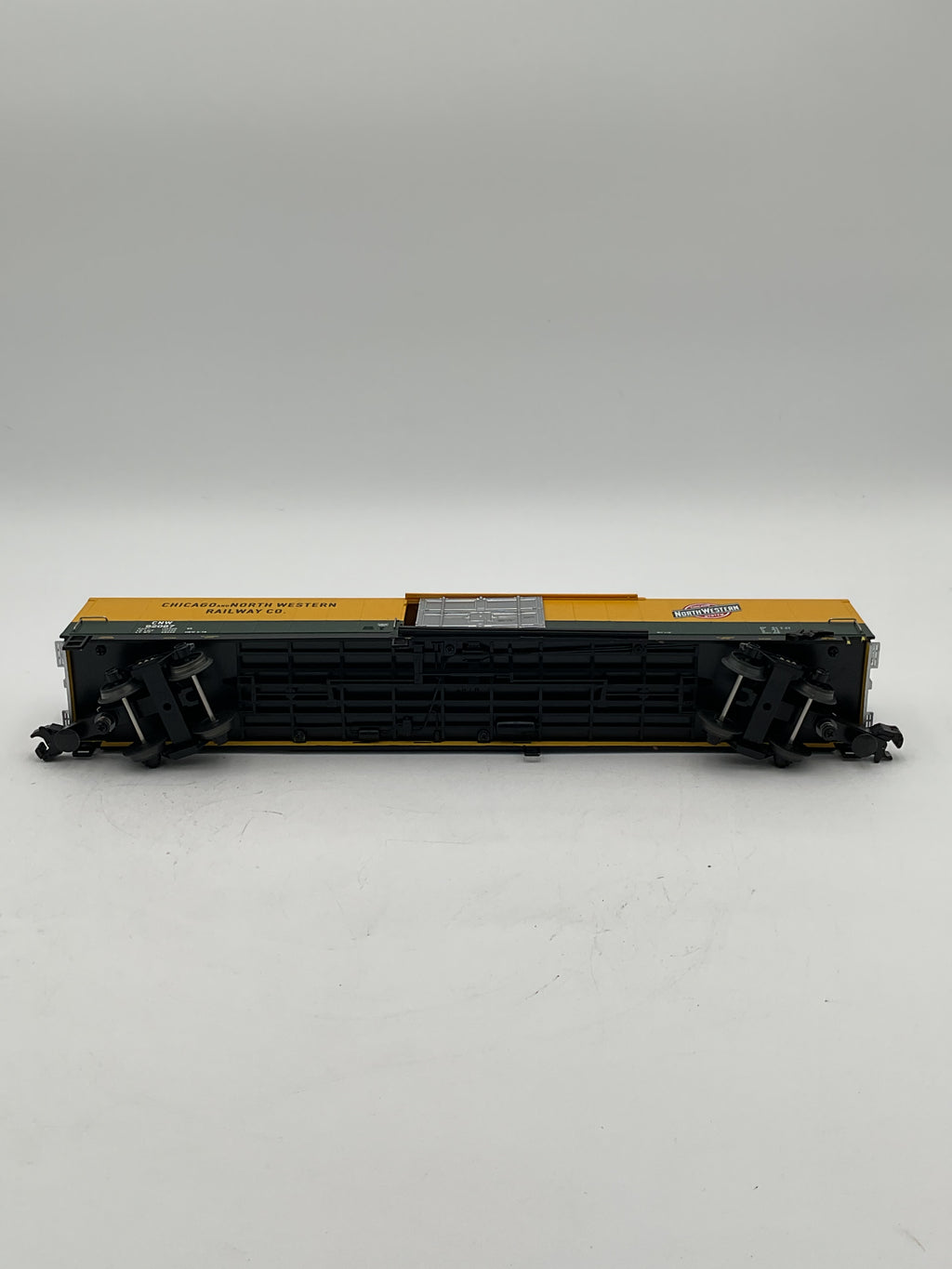 MTH 20-94040 Chicago Northwestern (#92087) 60’ Express Reefer Car