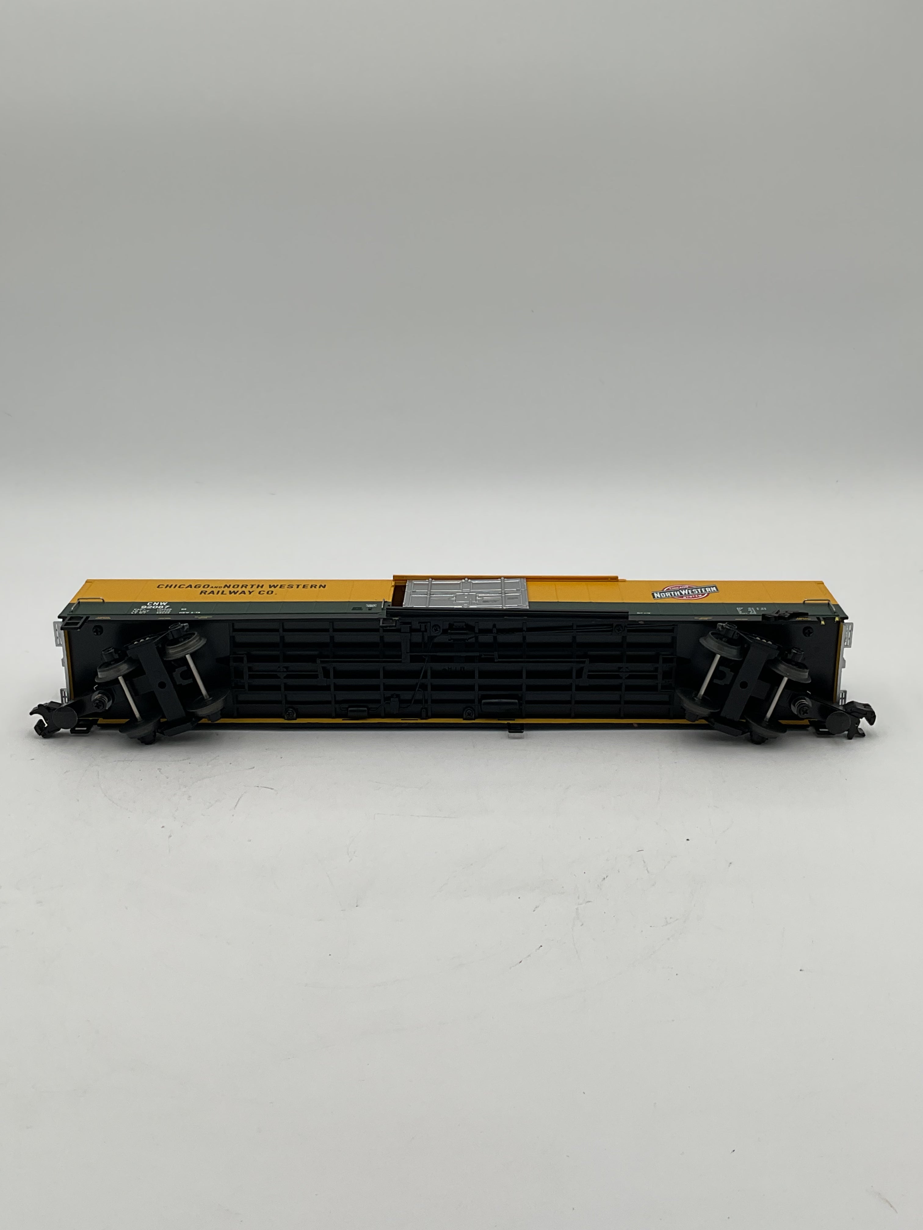 MTH 20-94040 Chicago Northwestern (#92087) 60’ Express Reefer Car