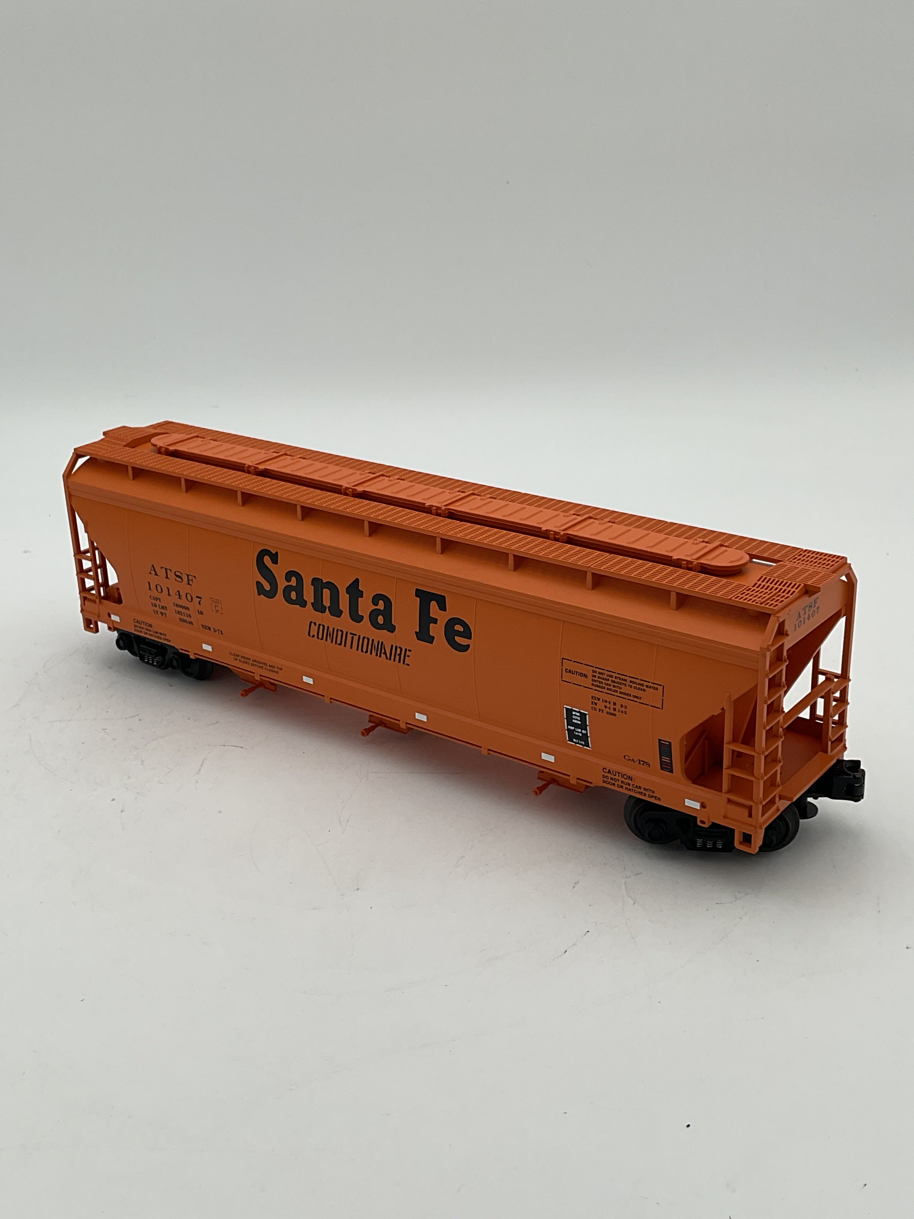 MTH 20-97425 Santa Fe 3-Bay Centerflow Hopper