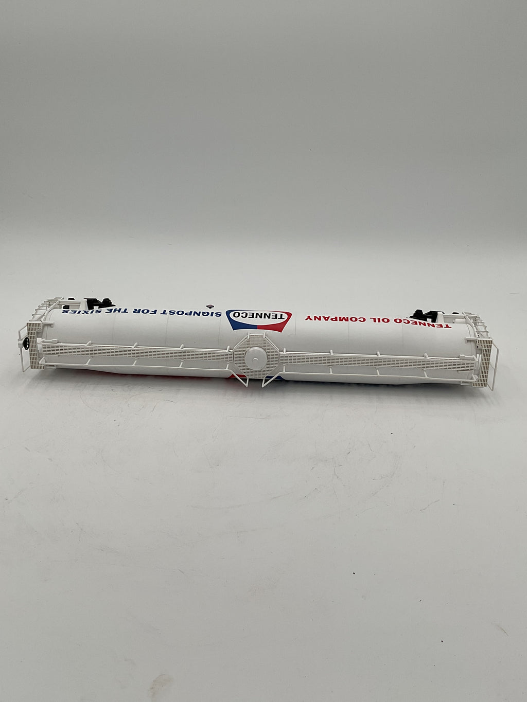 MTH 20-96225 Tenneco (#83654) 33K Gallon Tank Car