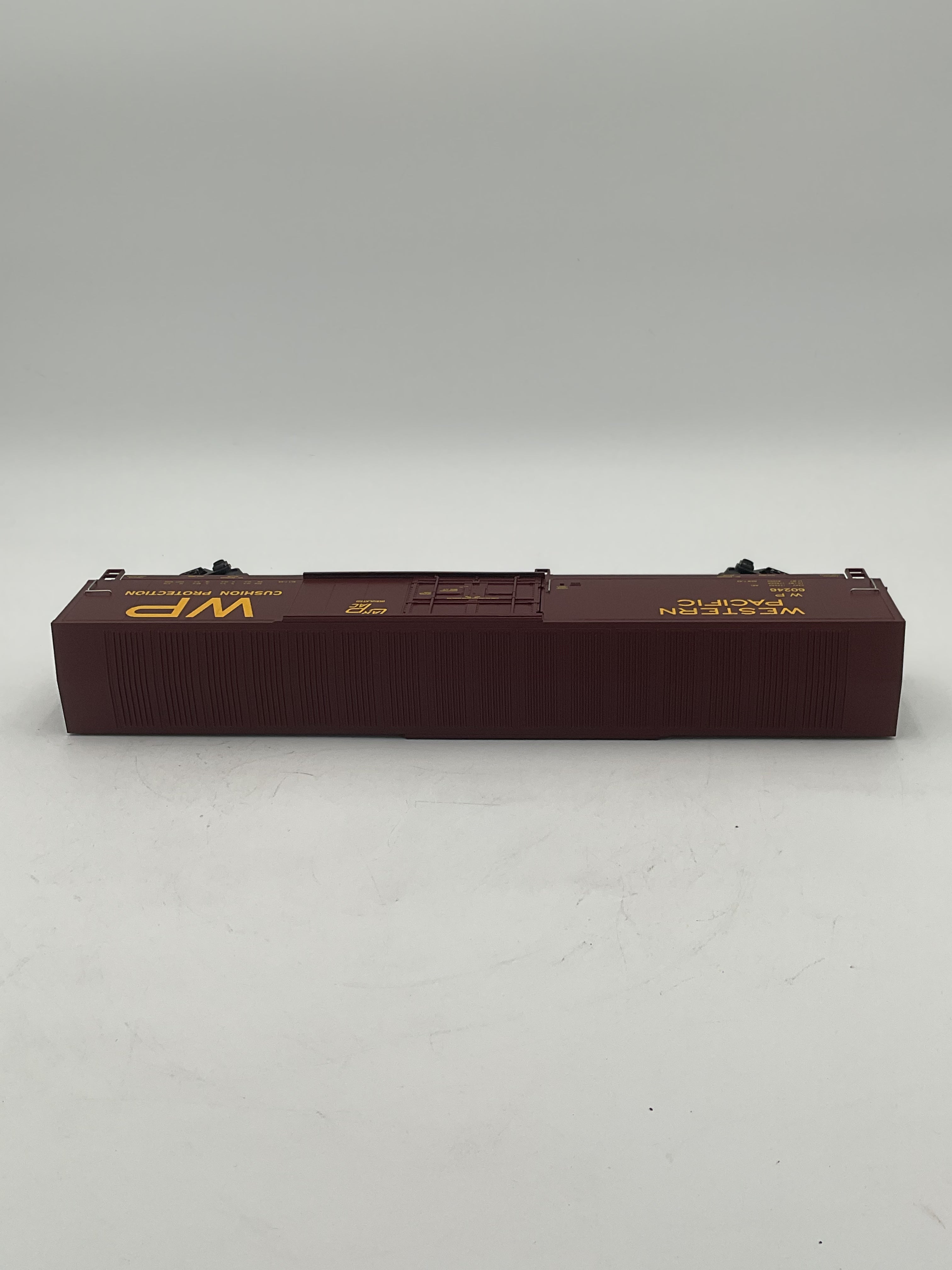 MTH 20-94020 Western Pacific 61’ Reefer Car
