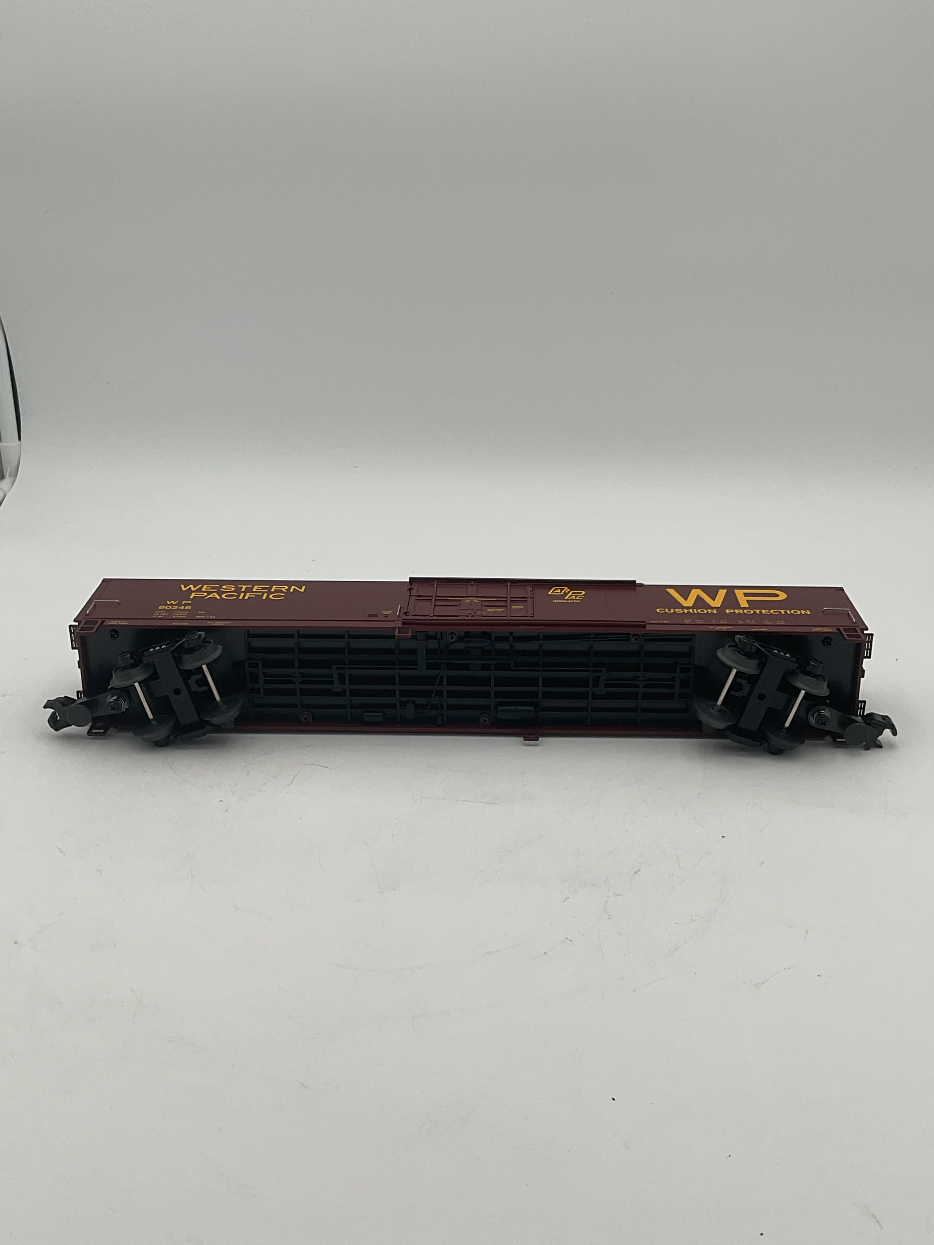 MTH 20-94020 Western Pacific 61’ Reefer Car