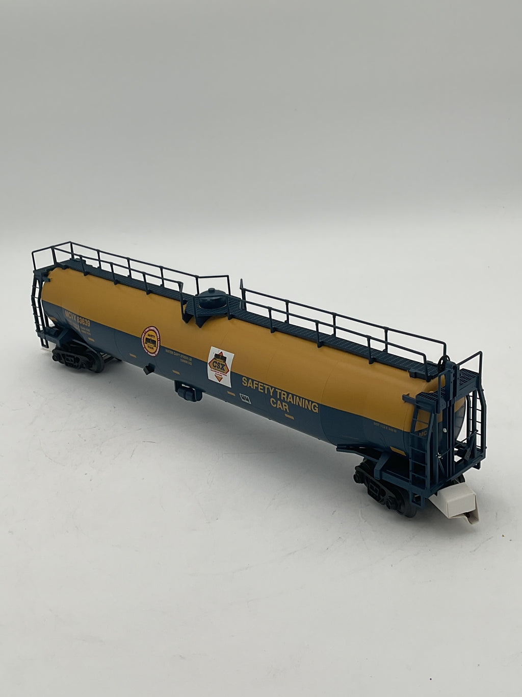 MTH 20-96260 CSX (#83639) 33K Gallon Tank Car