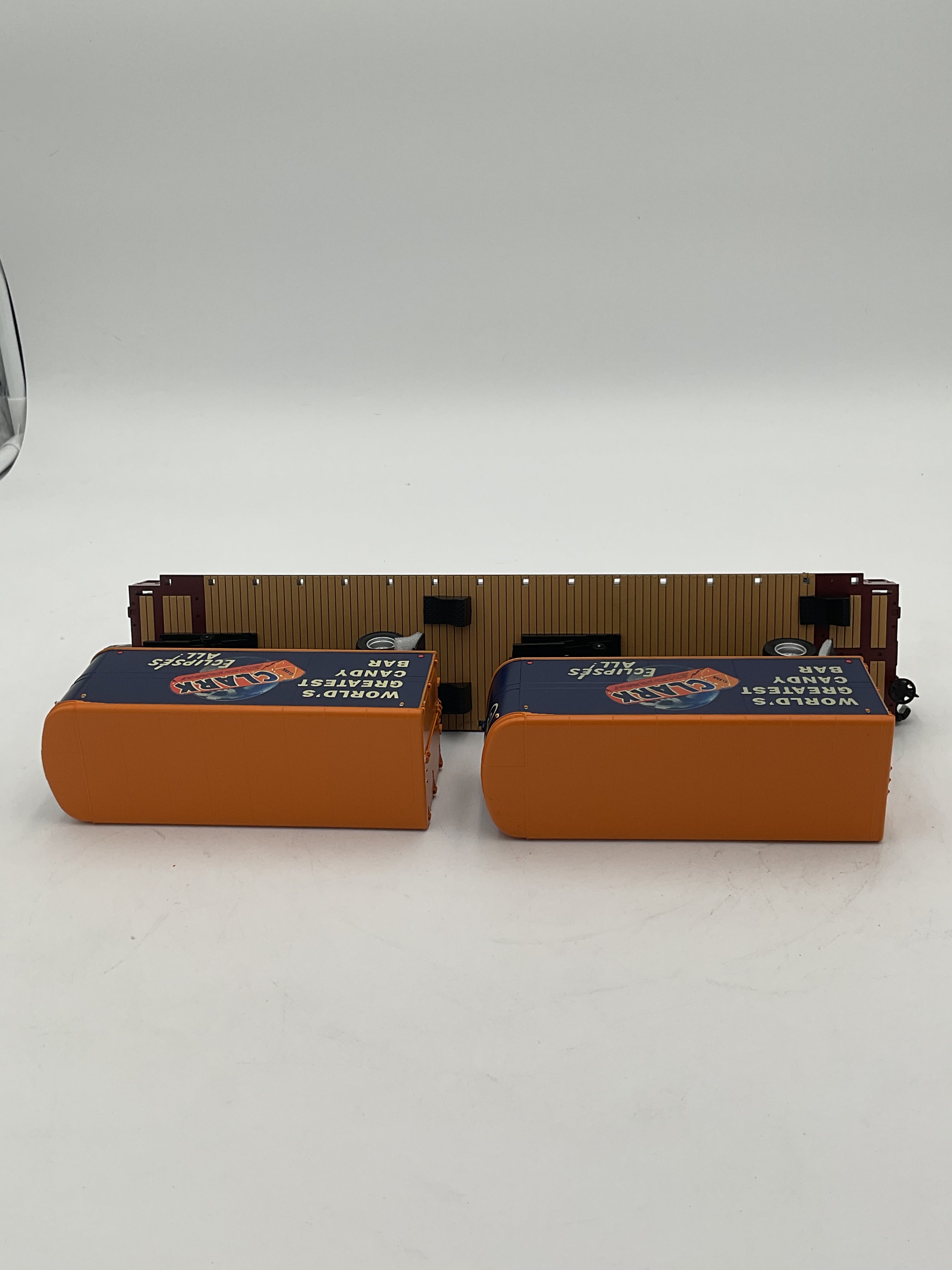 MTH 95509 Pittsburgh & Lake Erie (#1157) Flat Car w/ (2) PUP Trailers