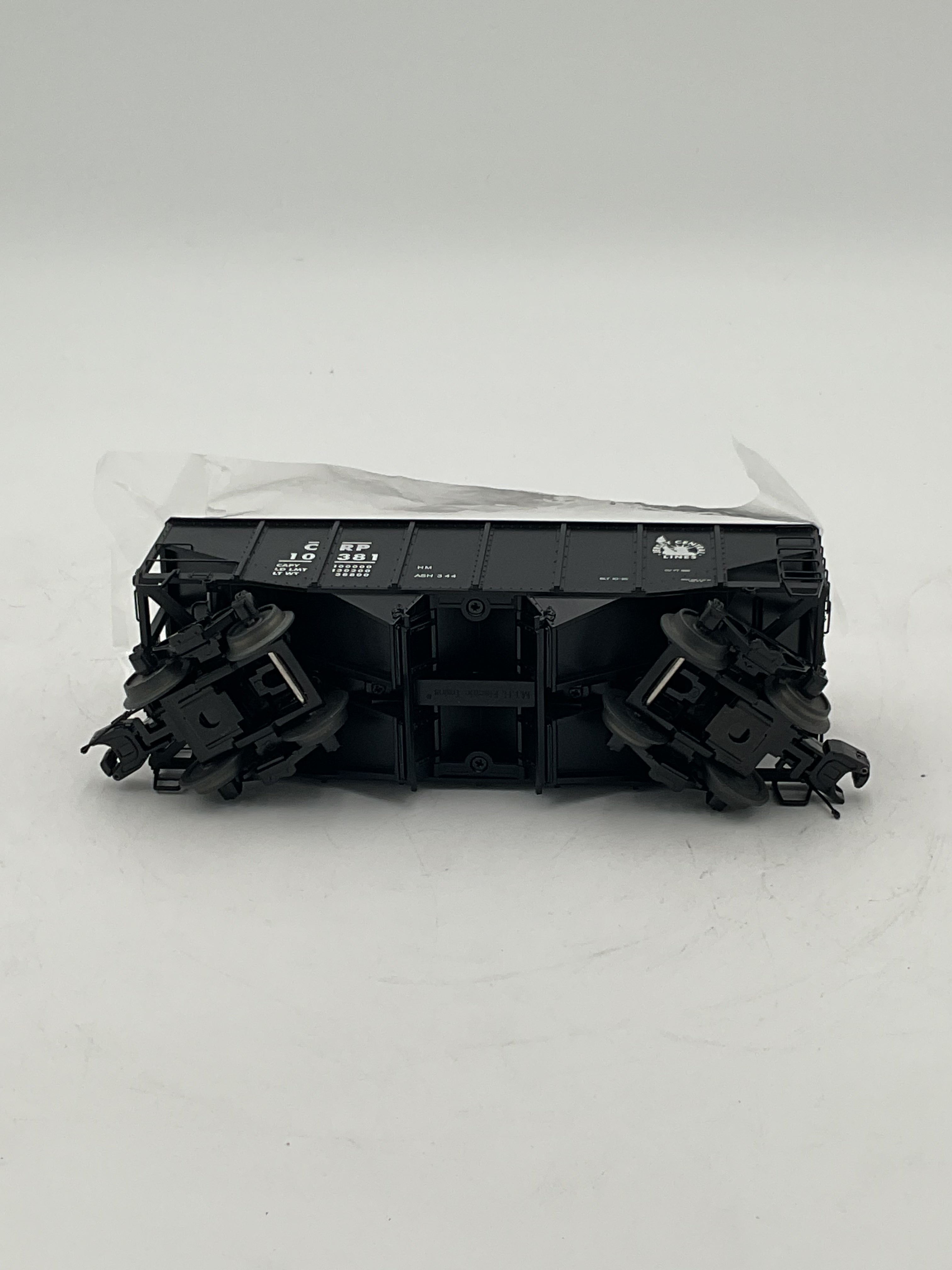 MTH 20-97268 Central Railroad of Pennsylvania 2-Bay Fish Belly Hopper Car w/ Coal
