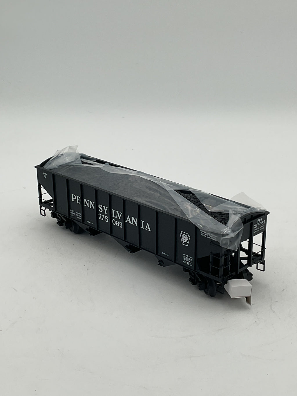 MTH 20-92363C Pennsylvania 70-ton 3-Bay Hopper Car w/ Coal Load
