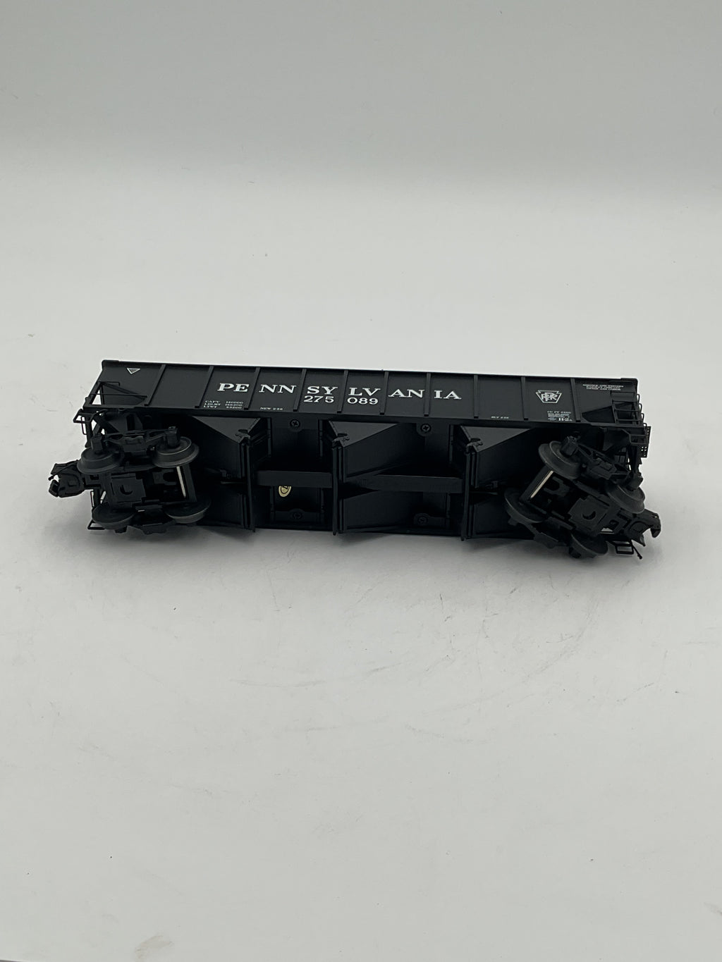 MTH 20-92363C Pennsylvania 70-ton 3-Bay Hopper Car w/ Coal Load