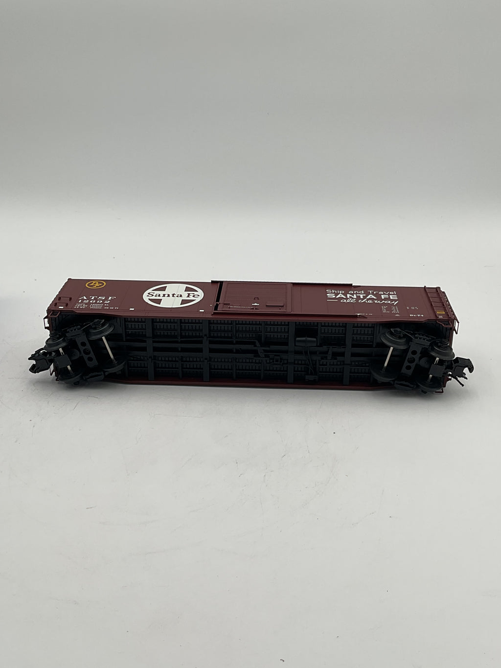 Atlas O  3005706-2 Santa Fe 50’ PS-1 Single Door Box Car (modernized)