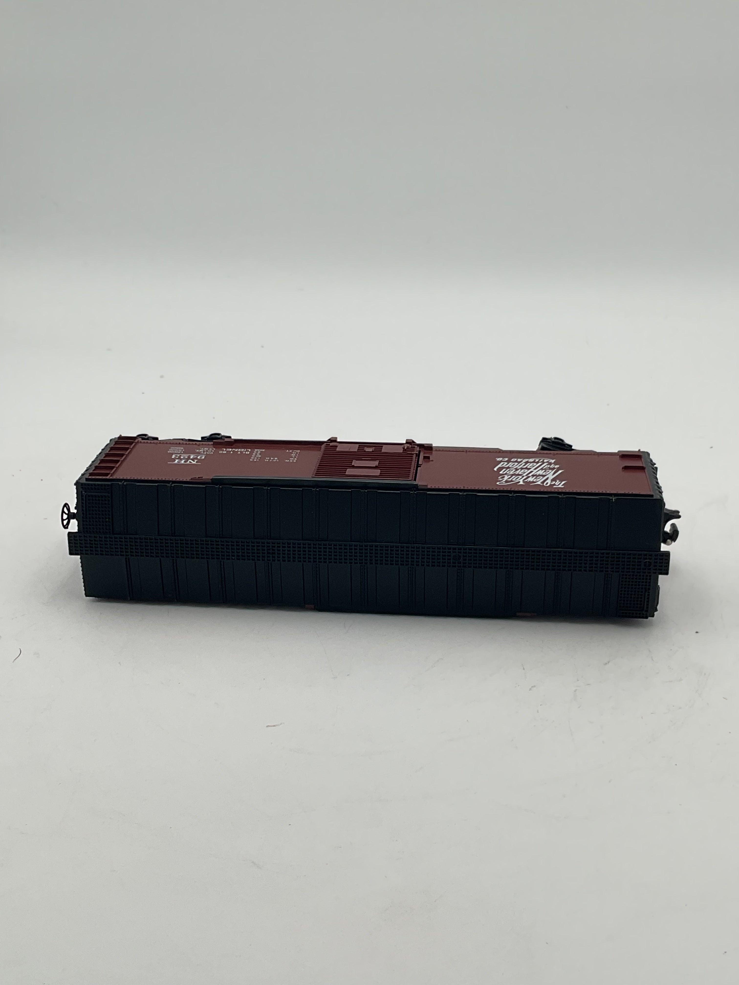 Lionel O 9423 NY, NH, &H Box Car