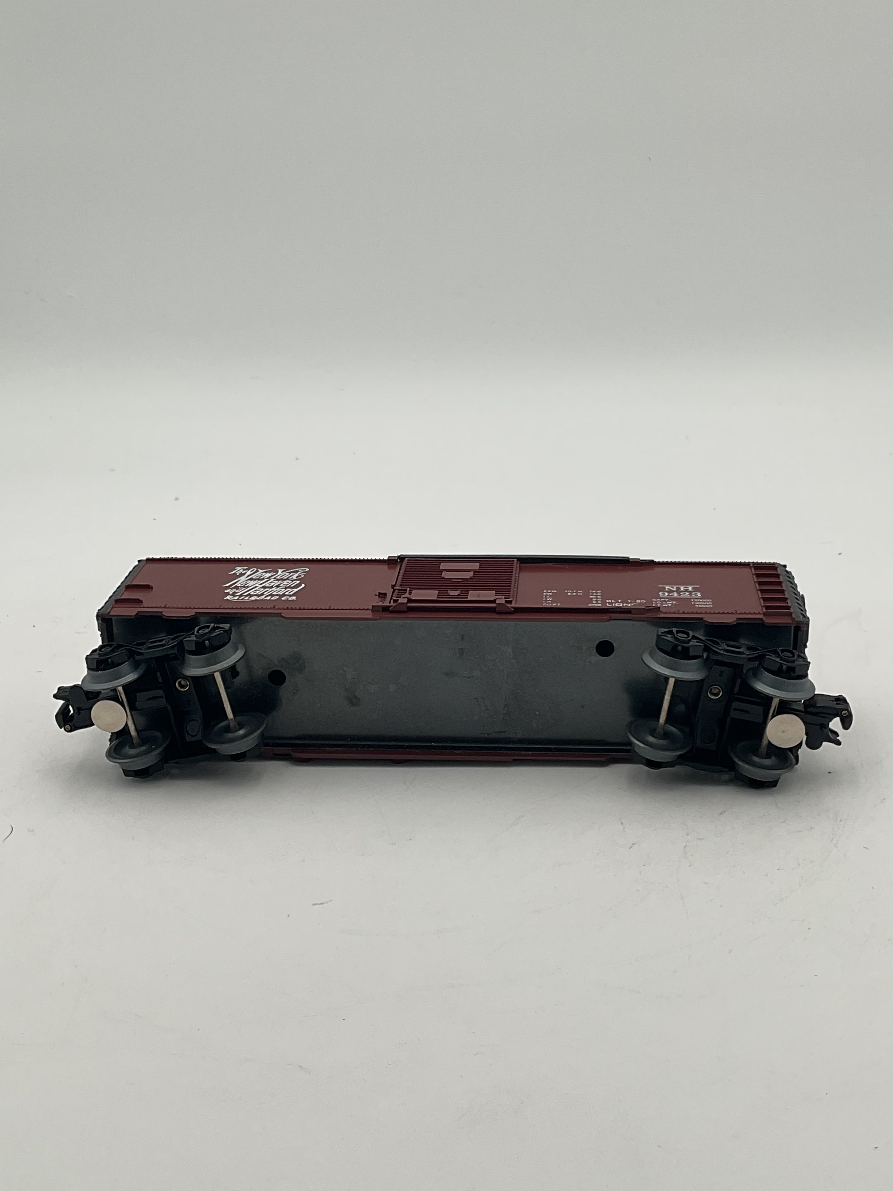 Lionel O 9423 NY, NH, &H Box Car