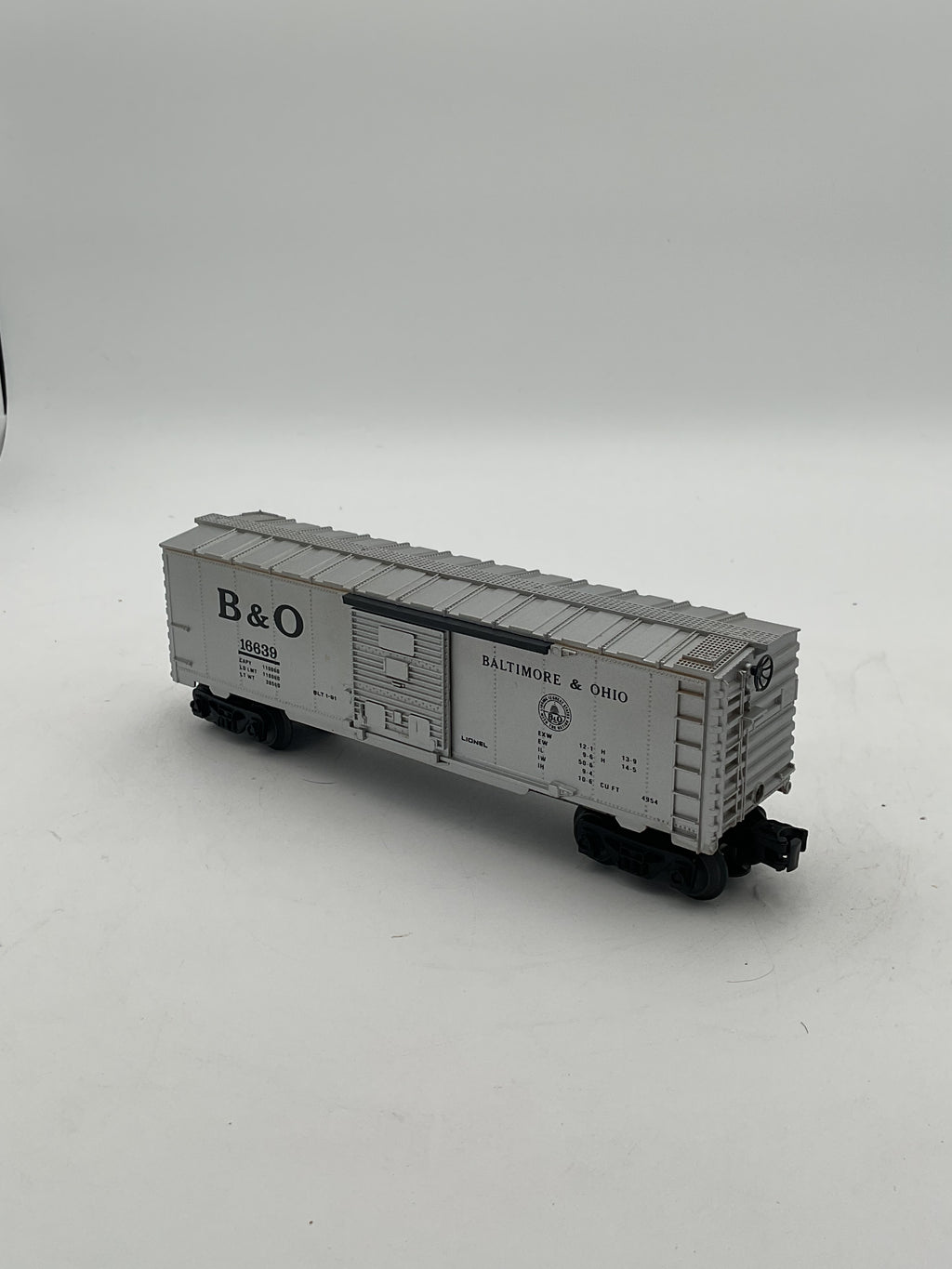 Lionel O 16639 Baltimore & Ohio Boxcar with Steam Railsounds