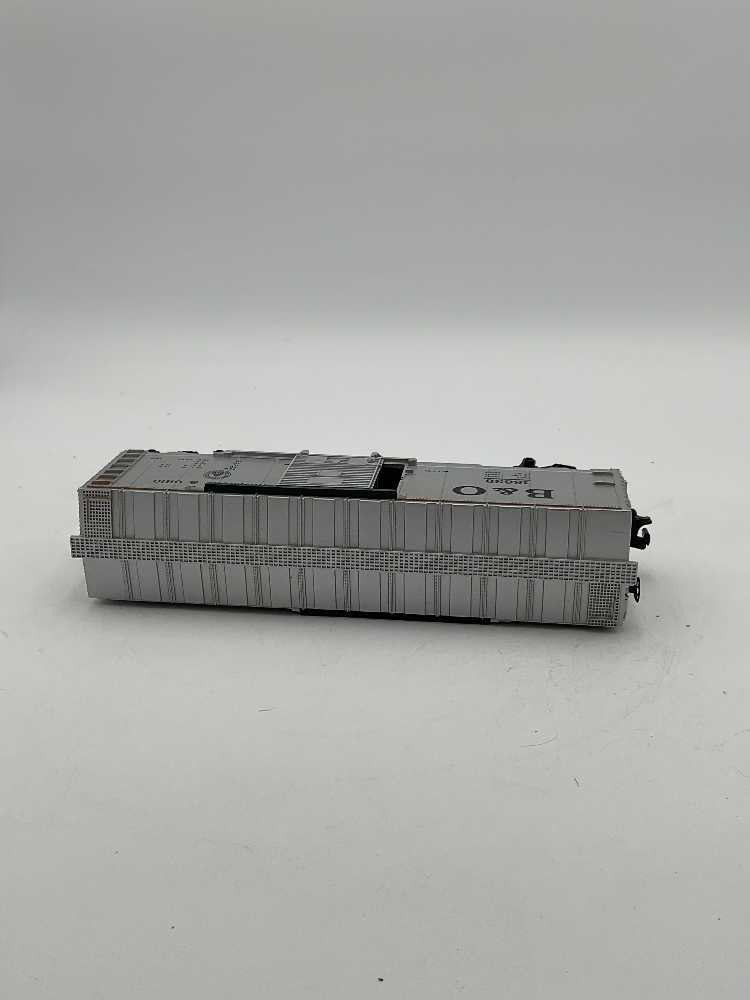 Lionel O 16639 Baltimore & Ohio Boxcar with Steam Railsounds