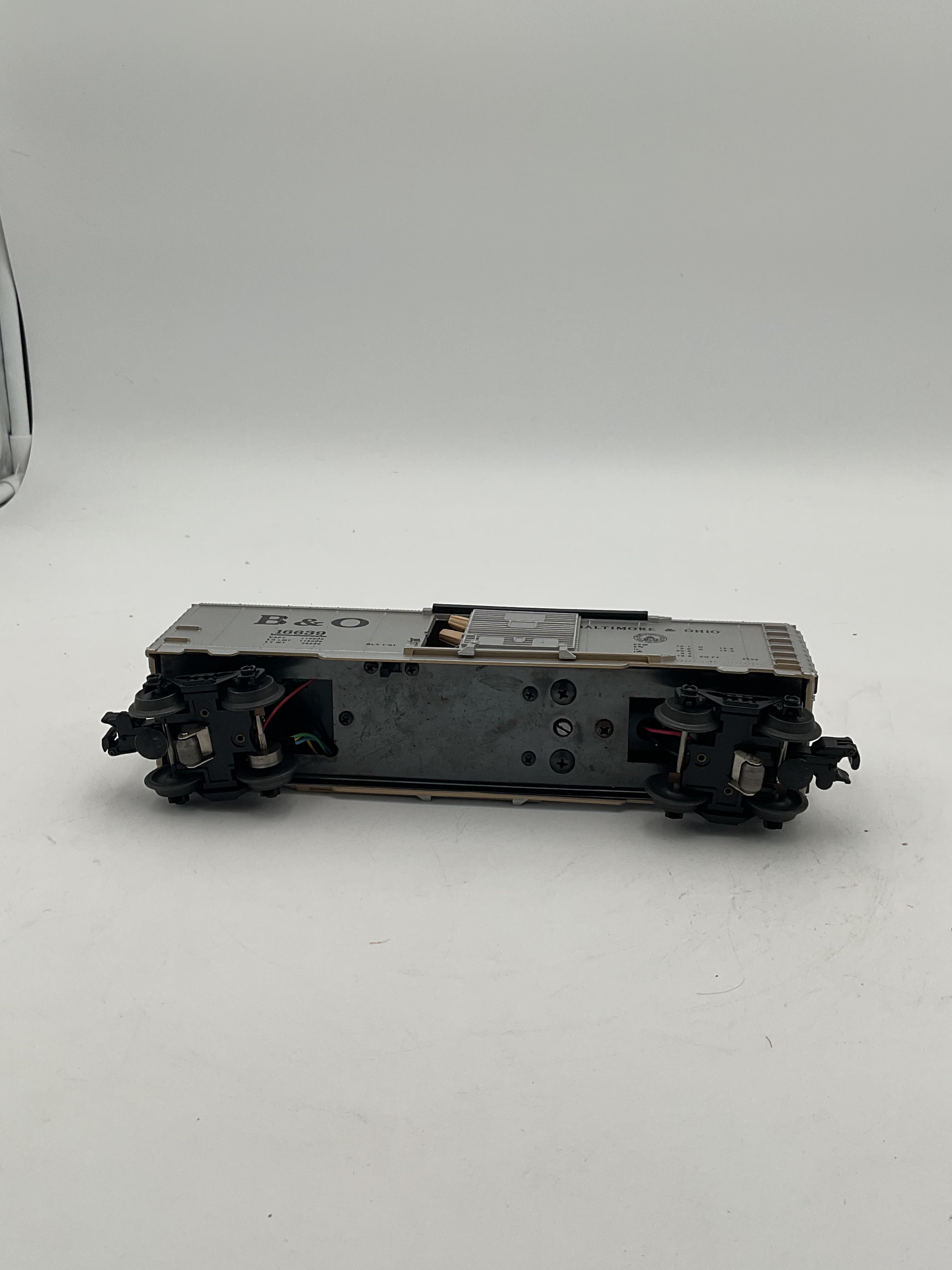 Lionel O 16639 Baltimore & Ohio Boxcar with Steam Railsounds