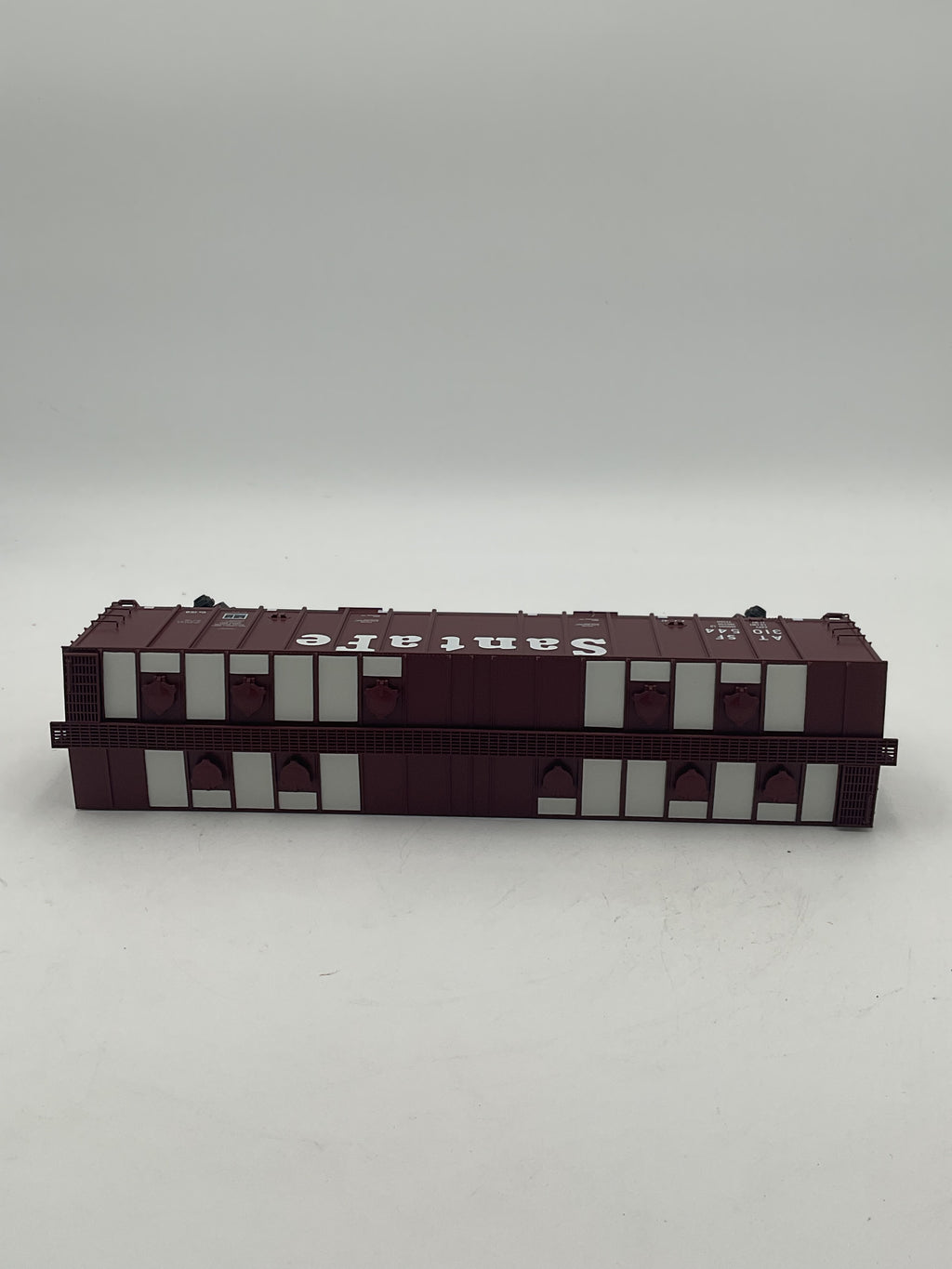 Atlas 3001786-2 Atlas 4180 General American Airslide Covered Hopper Atchinson Topeka & Santa Fe #31044 [3-Rail]