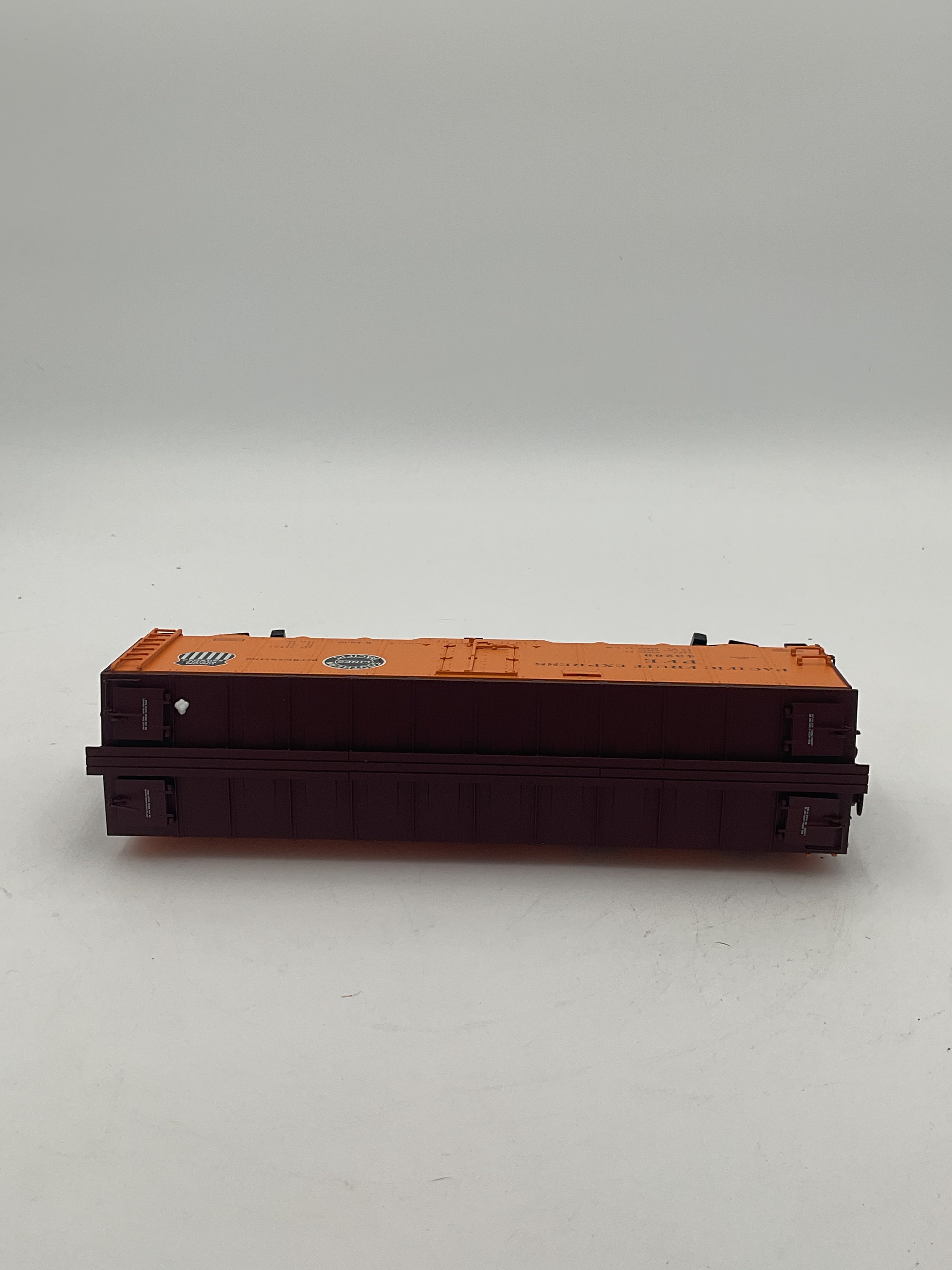 Atlas O 8524 40’ Steel Reefer Car Pacific Fruit Express #43269 [3-Rail]