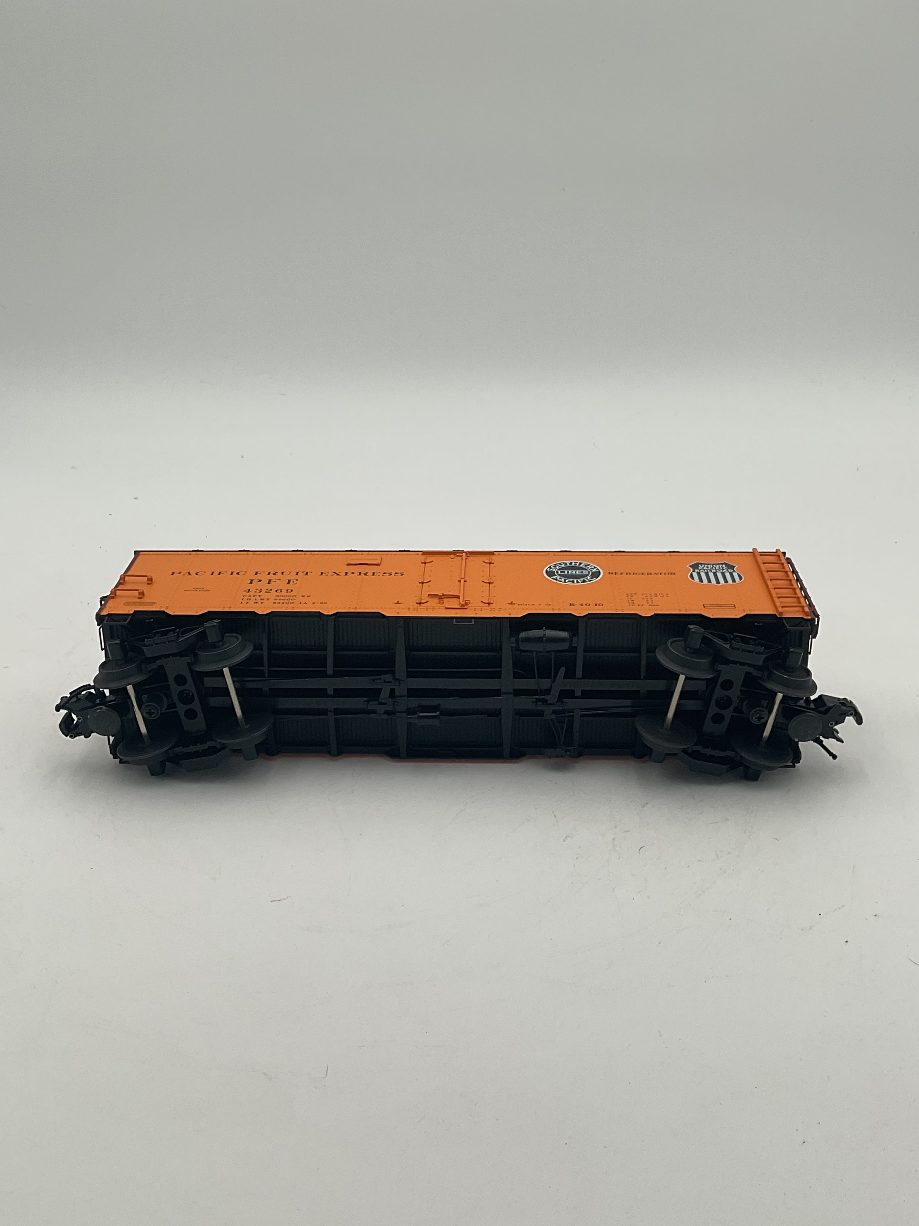 Atlas O 8524 40’ Steel Reefer Car Pacific Fruit Express #43269 [3-Rail]