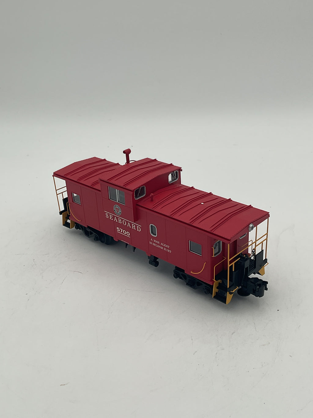Atlas 6610-1 Extended Caboose 6610-1 Seaboard #5700 (3- Rail)
