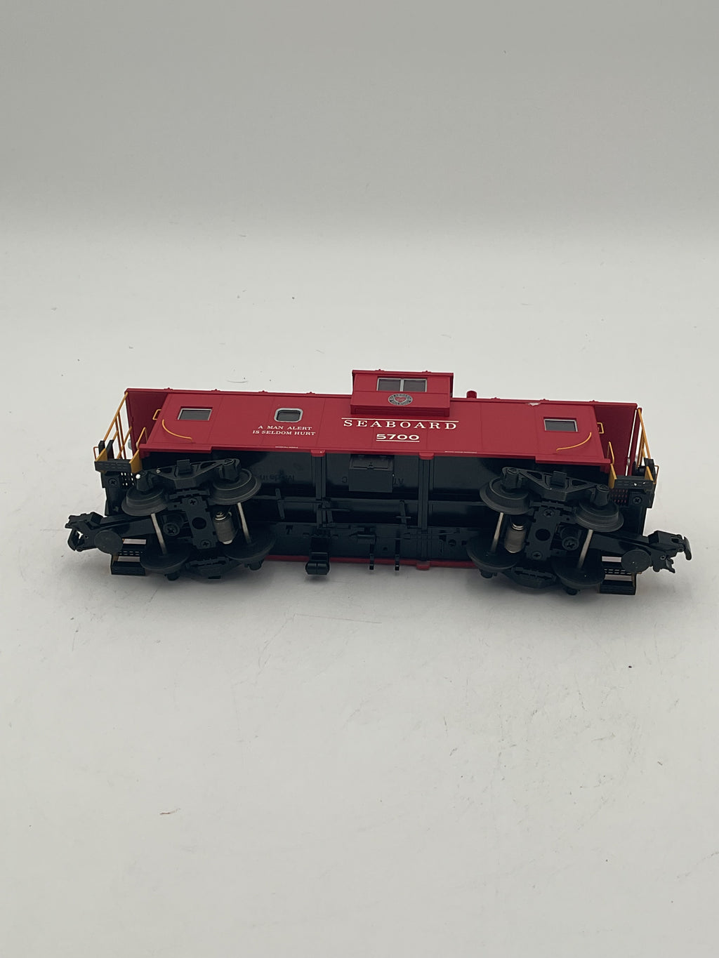 Atlas 6610-1 Extended Caboose 6610-1 Seaboard #5700 (3- Rail)