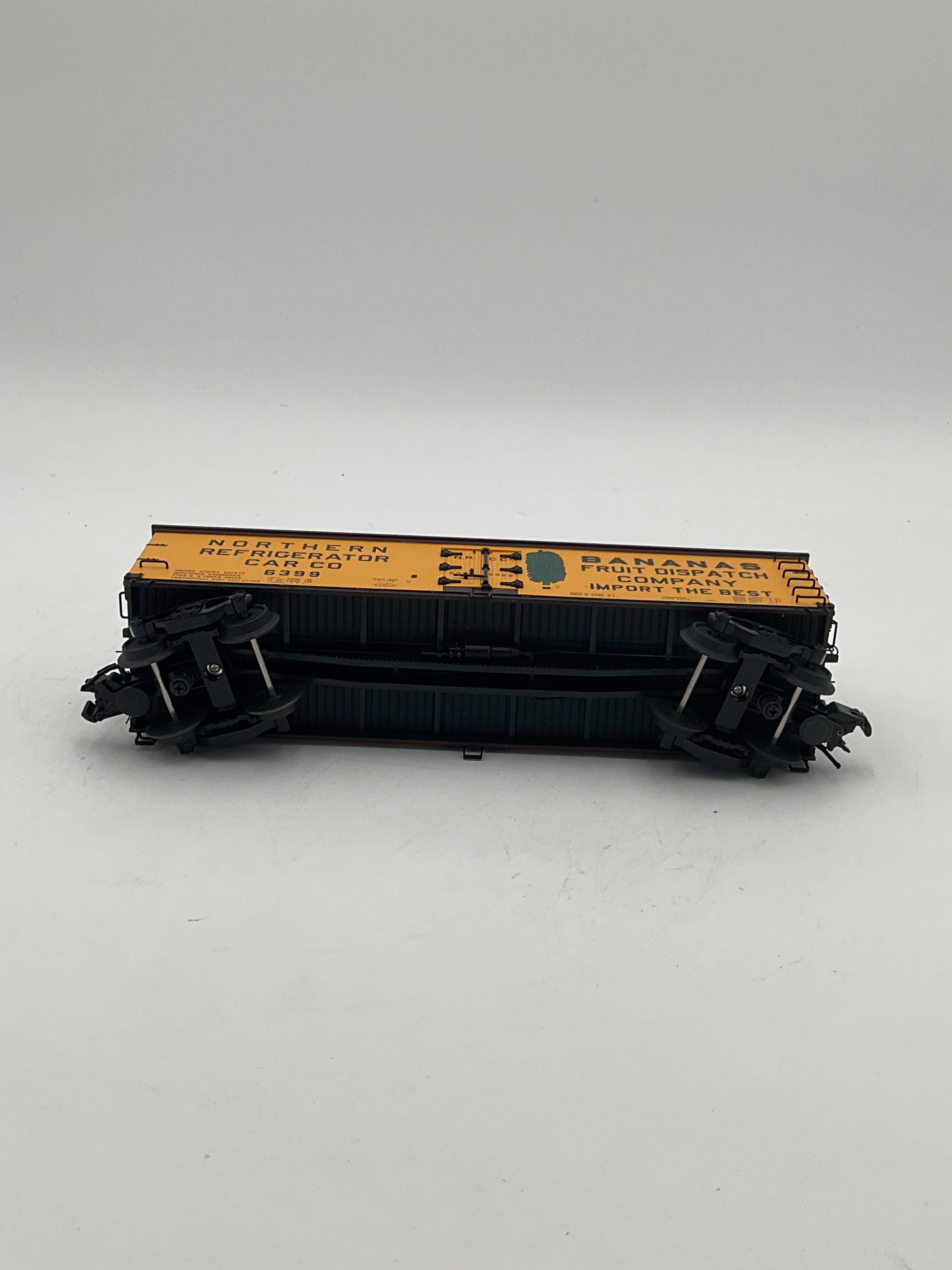 Atlas O 6727-1 40’ Woodside Refrigerator Car Fruit Dispatch Co #6399 (3 Rail)