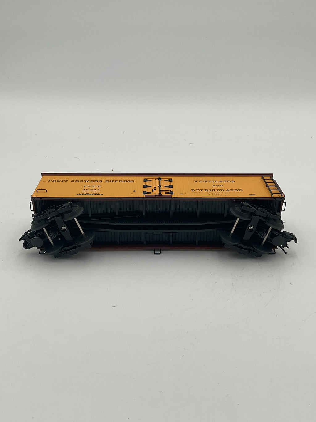 Atlas O 6740-1 40’ Woodside Refrigerator Car Fruit Growers Express #35204 (3 Rail)