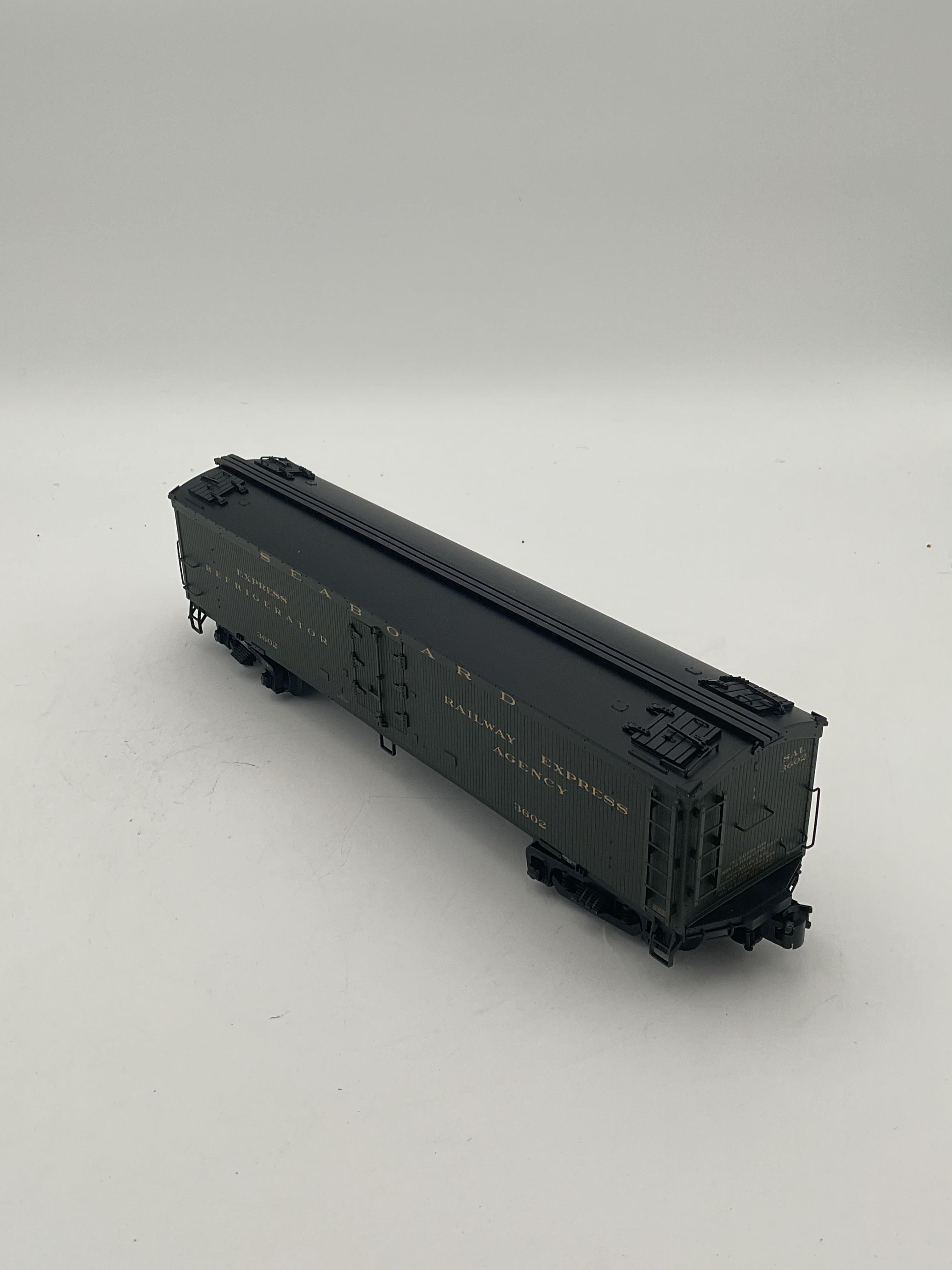 Atlas O 3001004-1 GACC 53’6 Wood Express Reefer Seaboard #3602 [3 Rail]