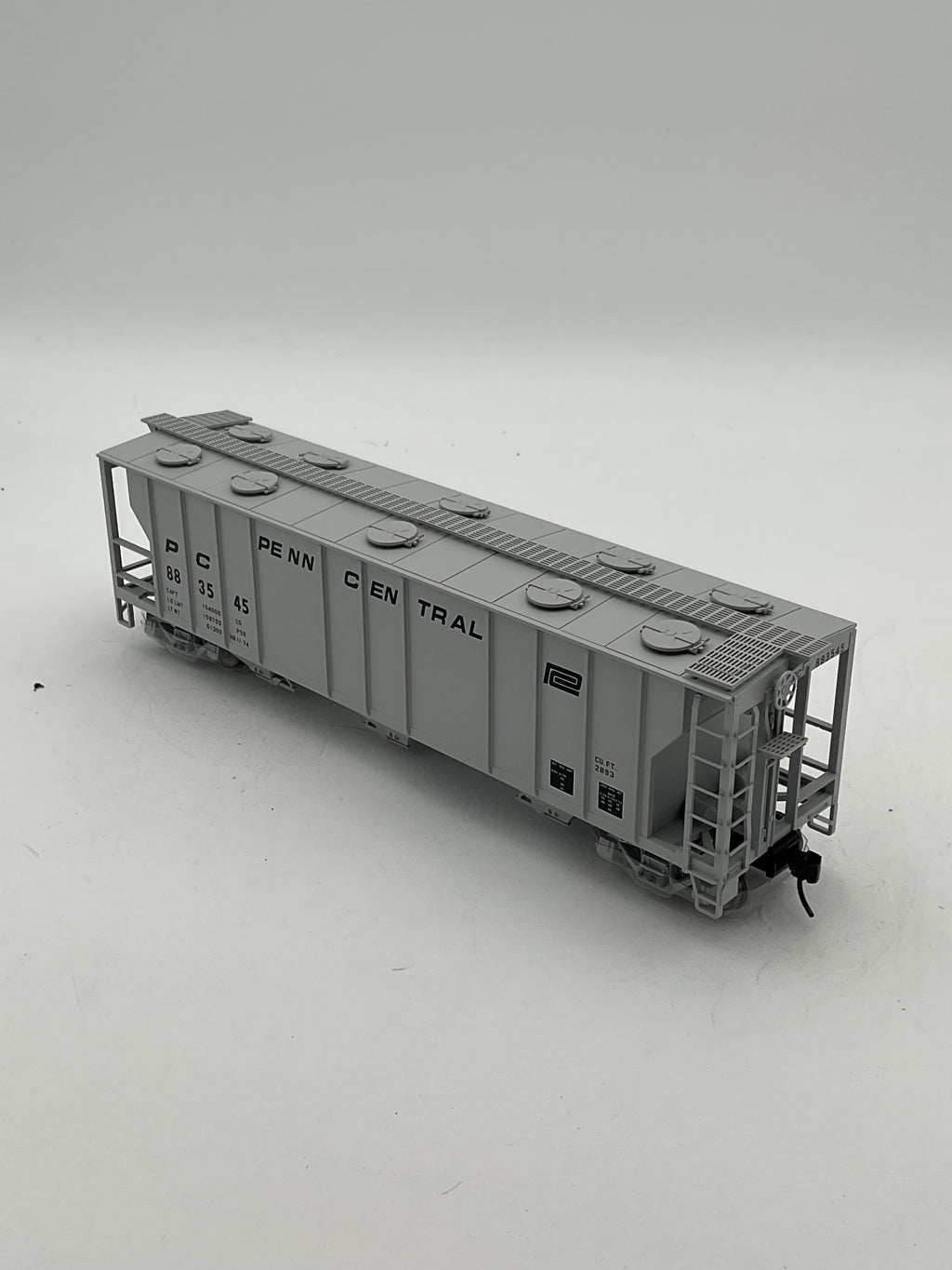 Atlas O Trainman 2002567-2 3-Bay PS-2 Covered Hopper Penn Central #883545 [2 Rail]