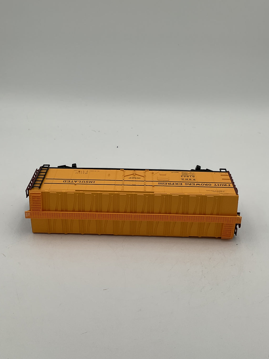 Atlas O 0562-2 40’ Plug Door Box Car Fruit Growers Express #81823 [3 Rail]