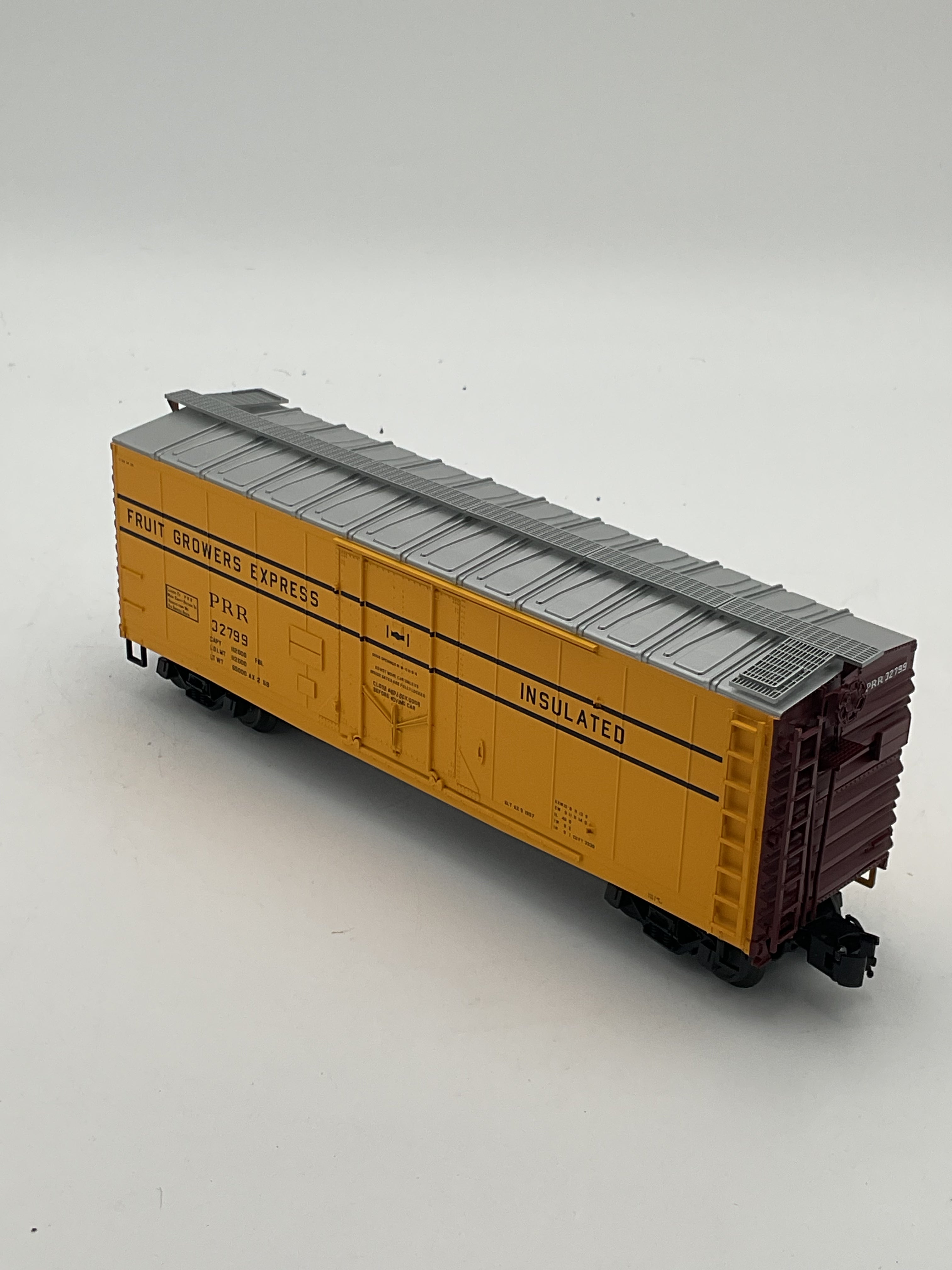 Atlas O 2002307-2 40’ Plug Door Box Car Fruit Growers Express (PRR) #32799 [3 Rail]