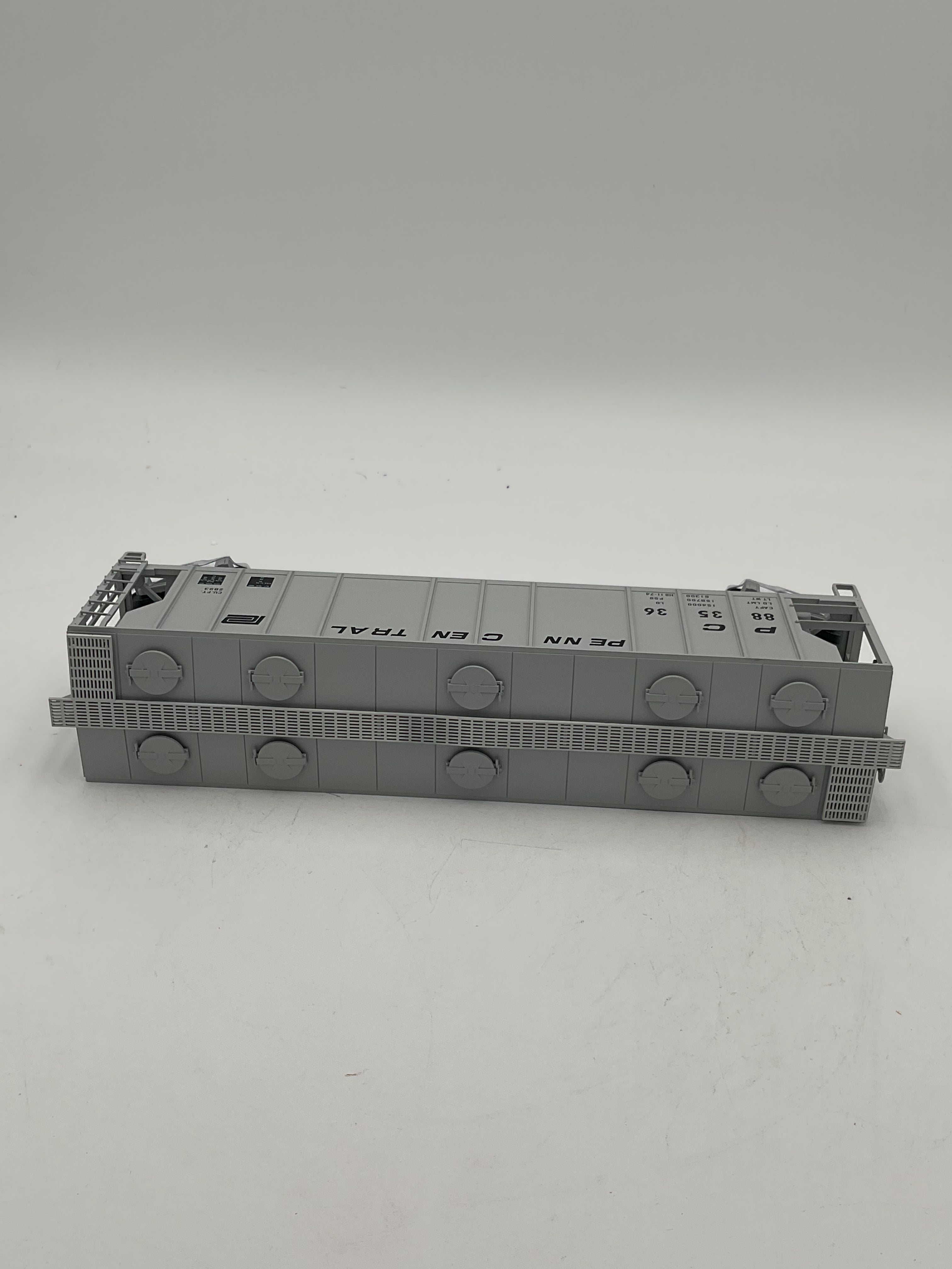 Atlas O 2002517-1 3-Bay PS-2 Covered Hopper Penn Central #883536 [3 Rail]