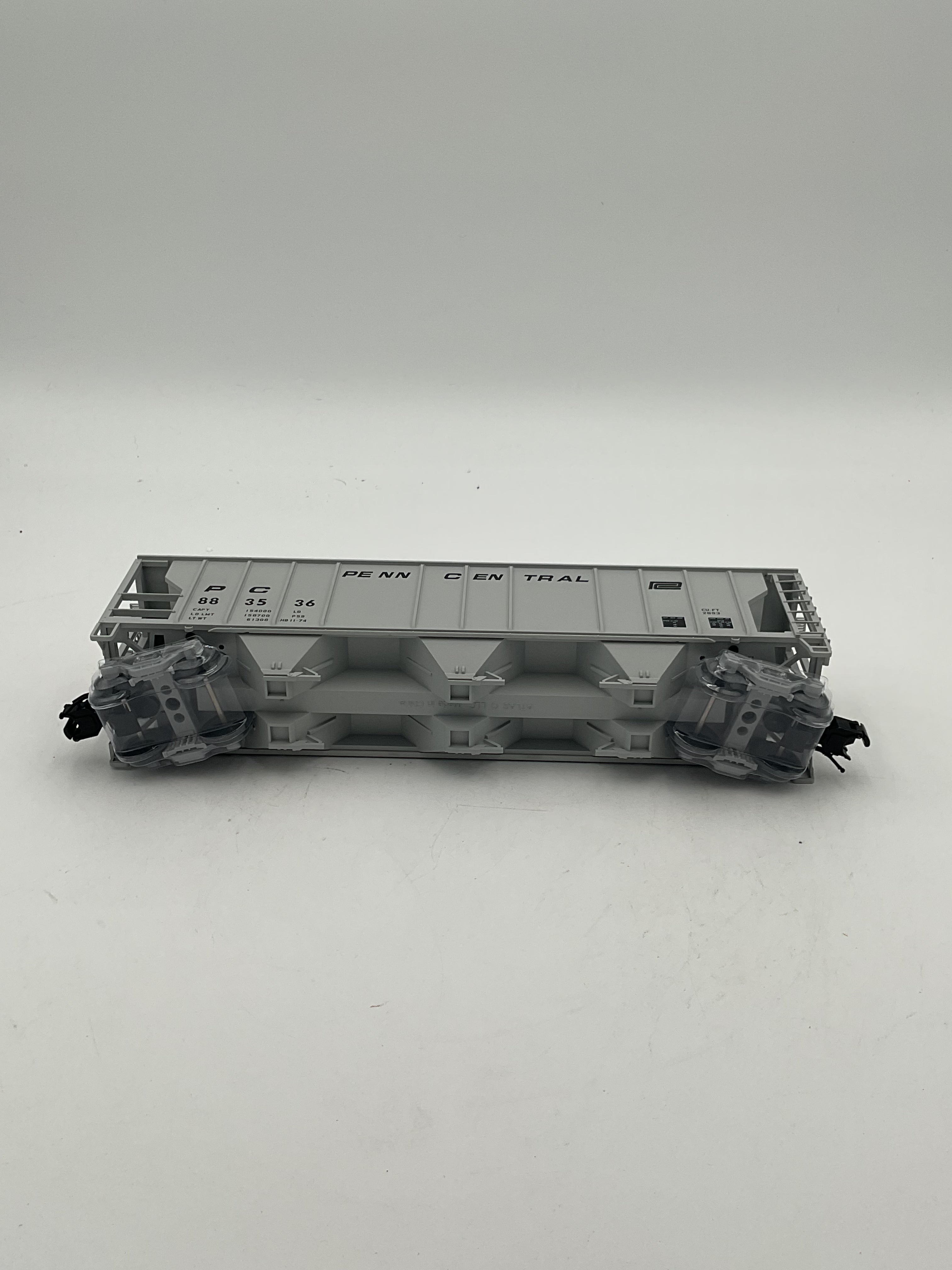 Atlas O 2002517-1 3-Bay PS-2 Covered Hopper Penn Central #883536 [3 Rail]