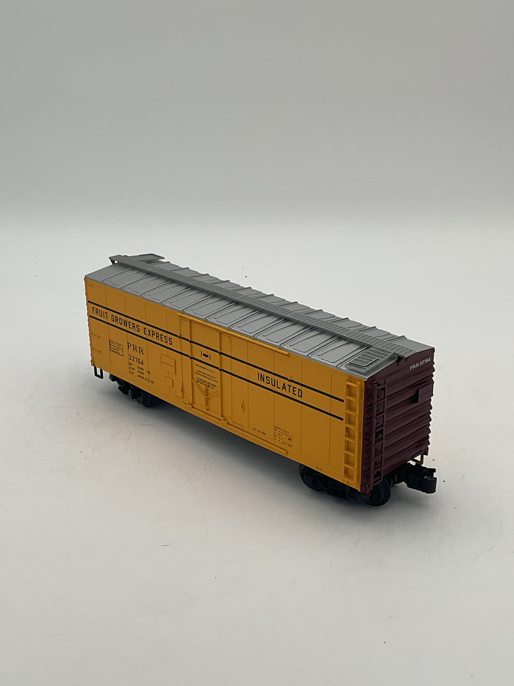 Atlas O Trainman 2002307-1 40’ Plug Door Box Car Fruit Growers (PRR) #32764 [3 Rail]