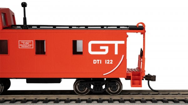 Bachmann HO 14004 STREAMLINED CABOOSE WITH OFFSET CUPOLA - GRAND TRUNK #122