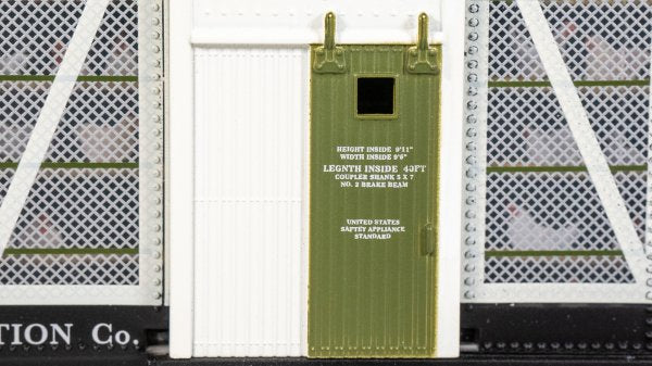 Bachmann 15902 LIVE POULTRY TRANSPORTATION CO. #251 (WITH CHICKENS)