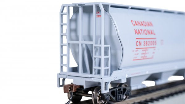 Bachmann HO 19103 CANADIAN 4 BAY CYLINDRICAL GRAIN HOPPER - CANADIAN NATIONAL #382005