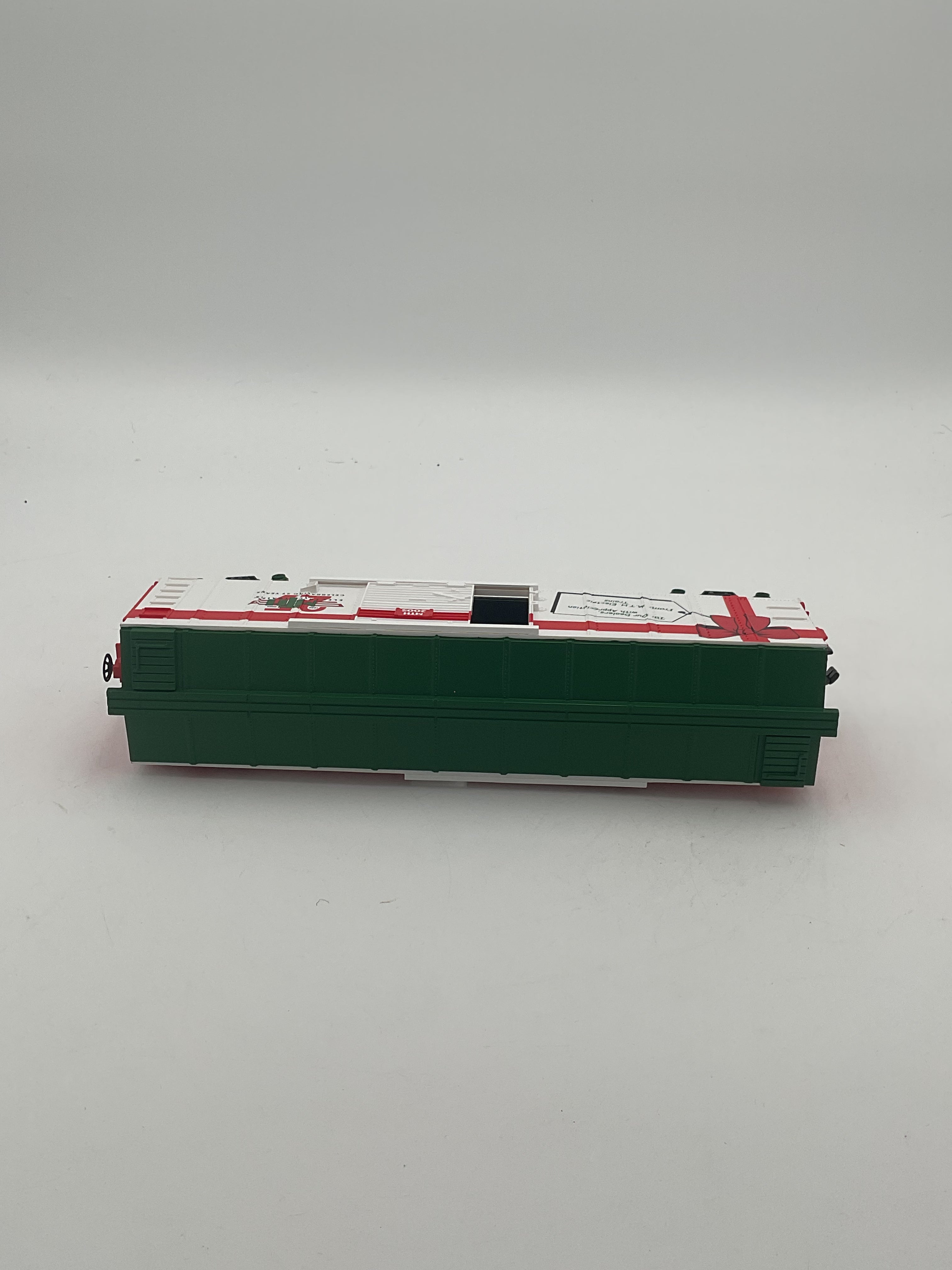 MTH 20-800006F Christmas (DAP 2005) Box Car