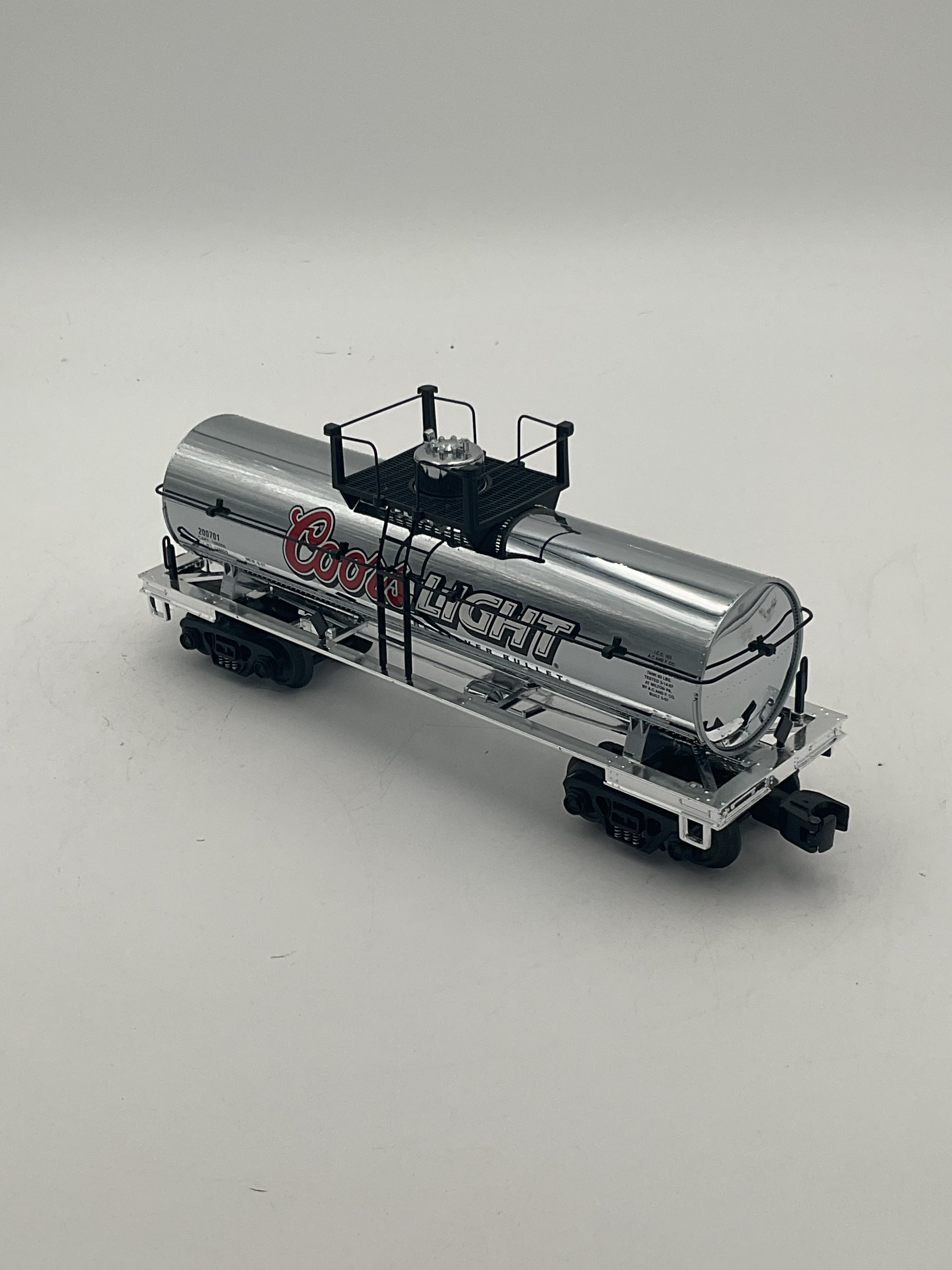 MTH 30-73223 Coors Light Tank Car (Chrome)